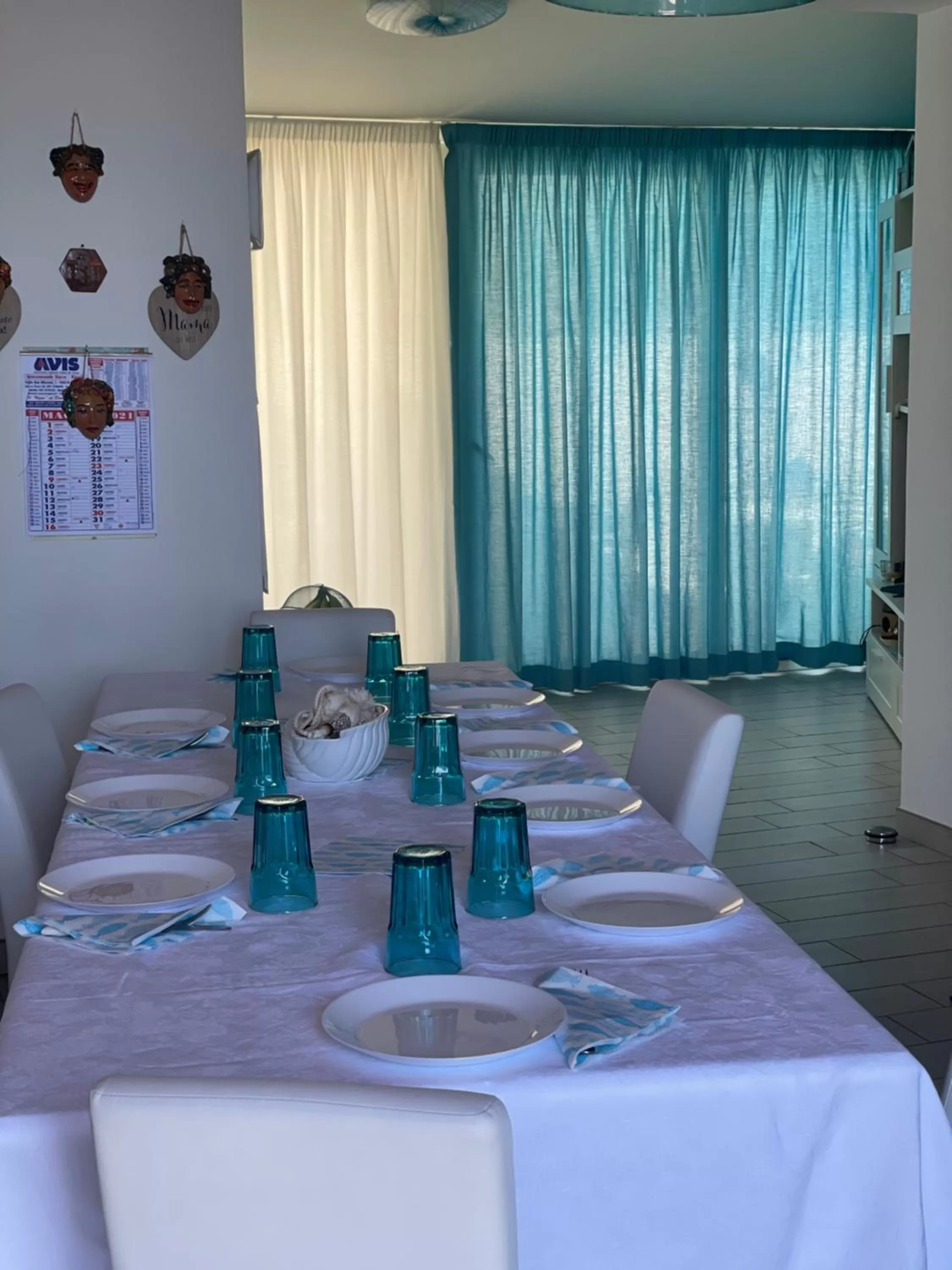 Dining area in Sunshine