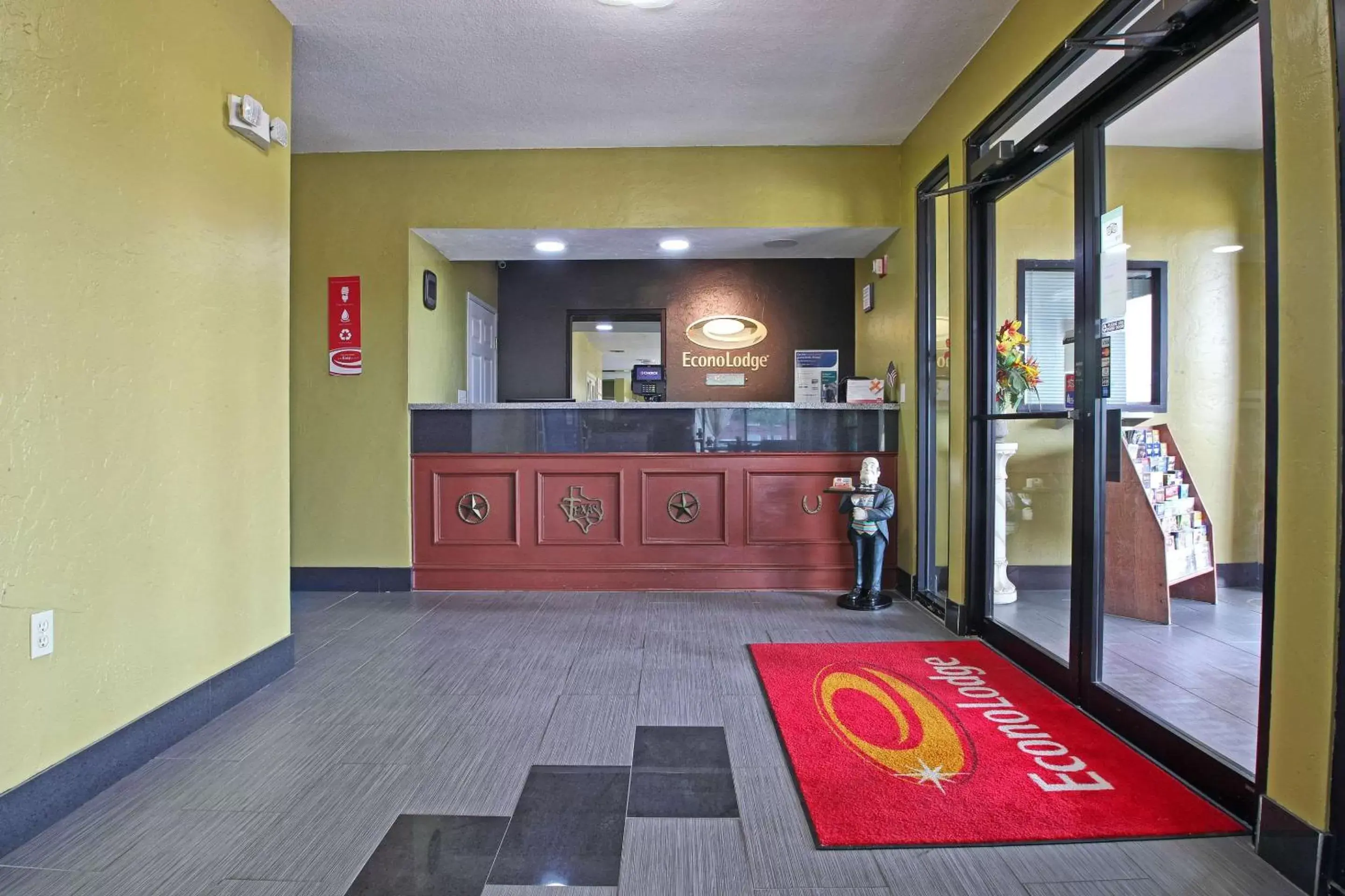 Lobby or reception, Lobby/Reception in Econo Lodge Hillsboro I-35