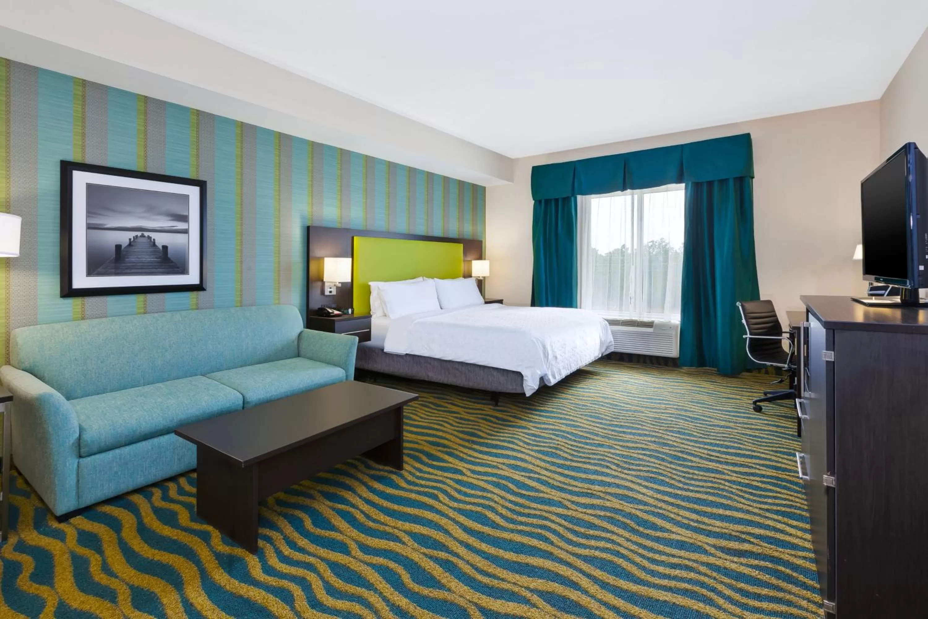 Photo of the whole room, Bed in Holiday Inn Express & Suites Southport - Oak Island Area by IHG