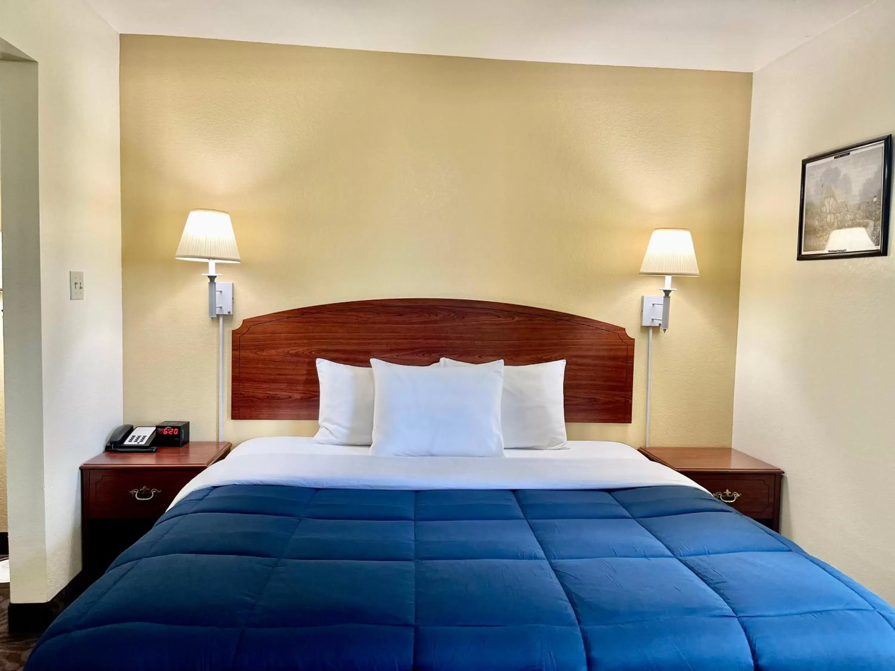 Bed in Candlelight Inn & Suites Hwy 69 near McAlester Bed in Candlelight Inn & Suites Hwy 69 near McAlester