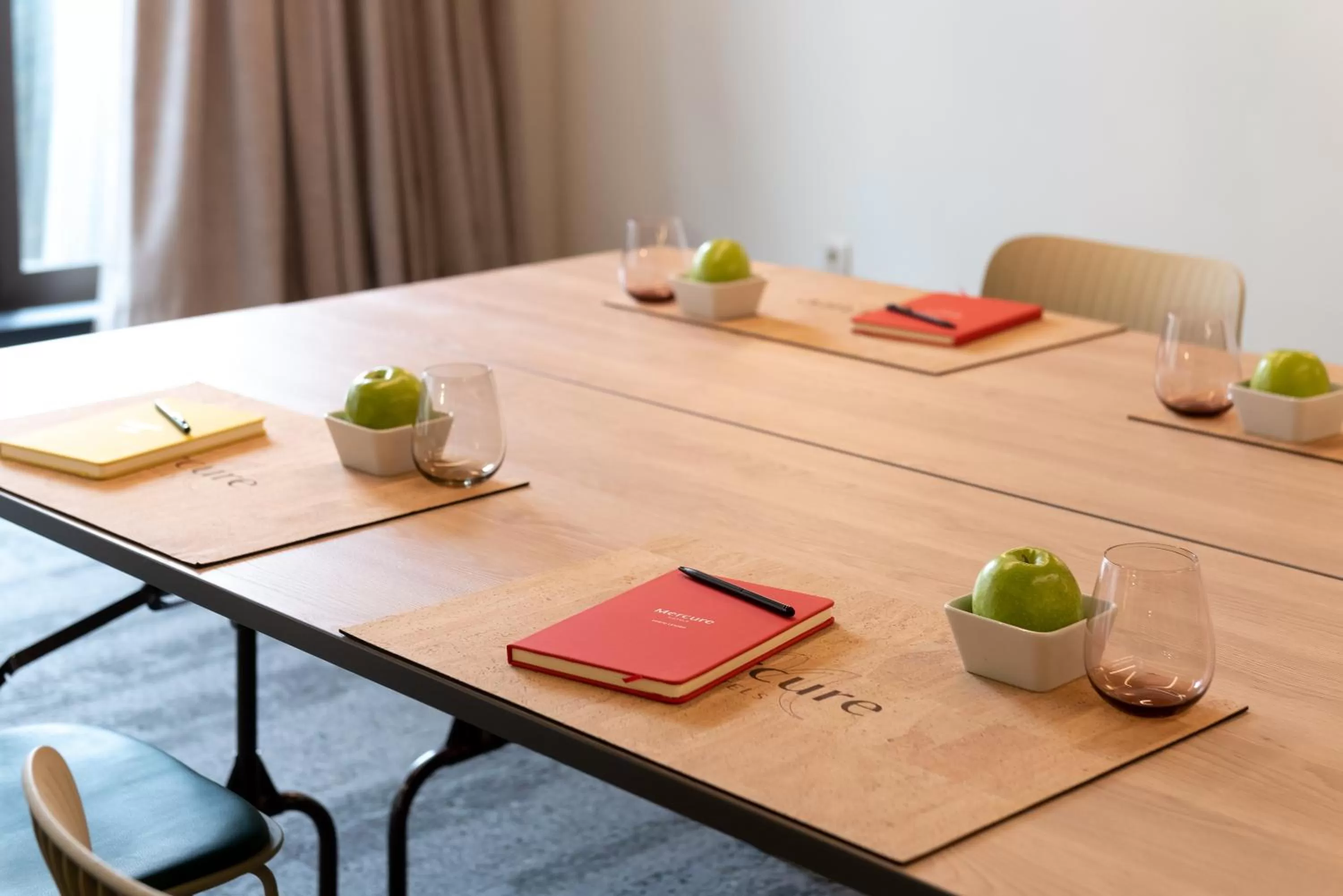 Meeting/conference room in Mercure Porto Centro Santa Catarina