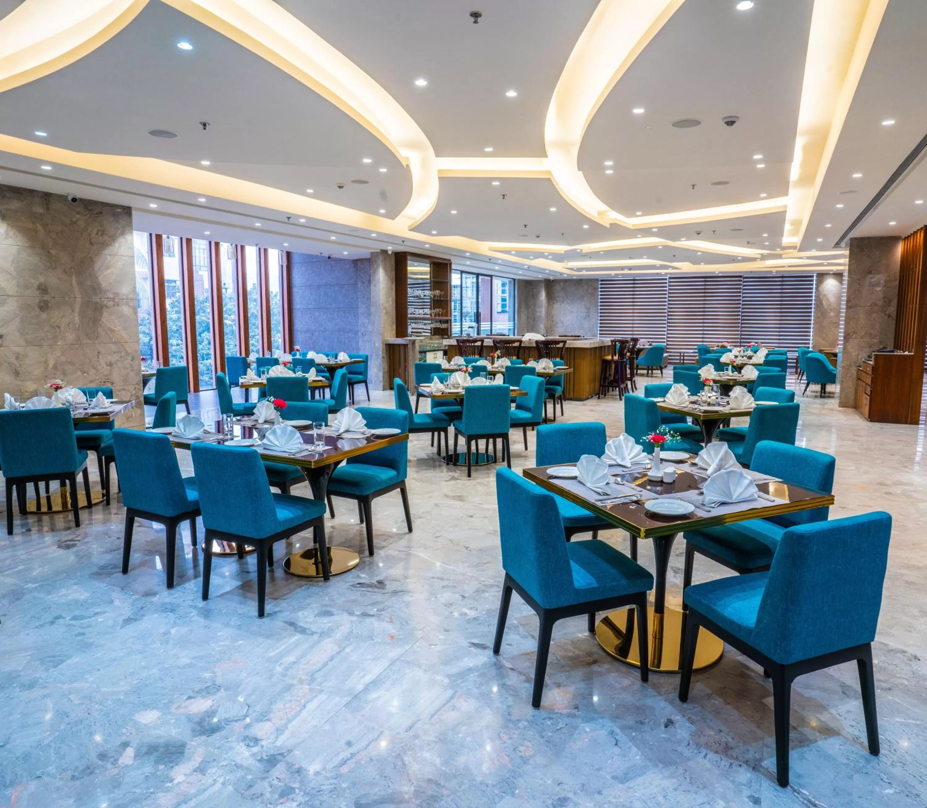 Restaurant/places to eat in Ratnamouli Palace