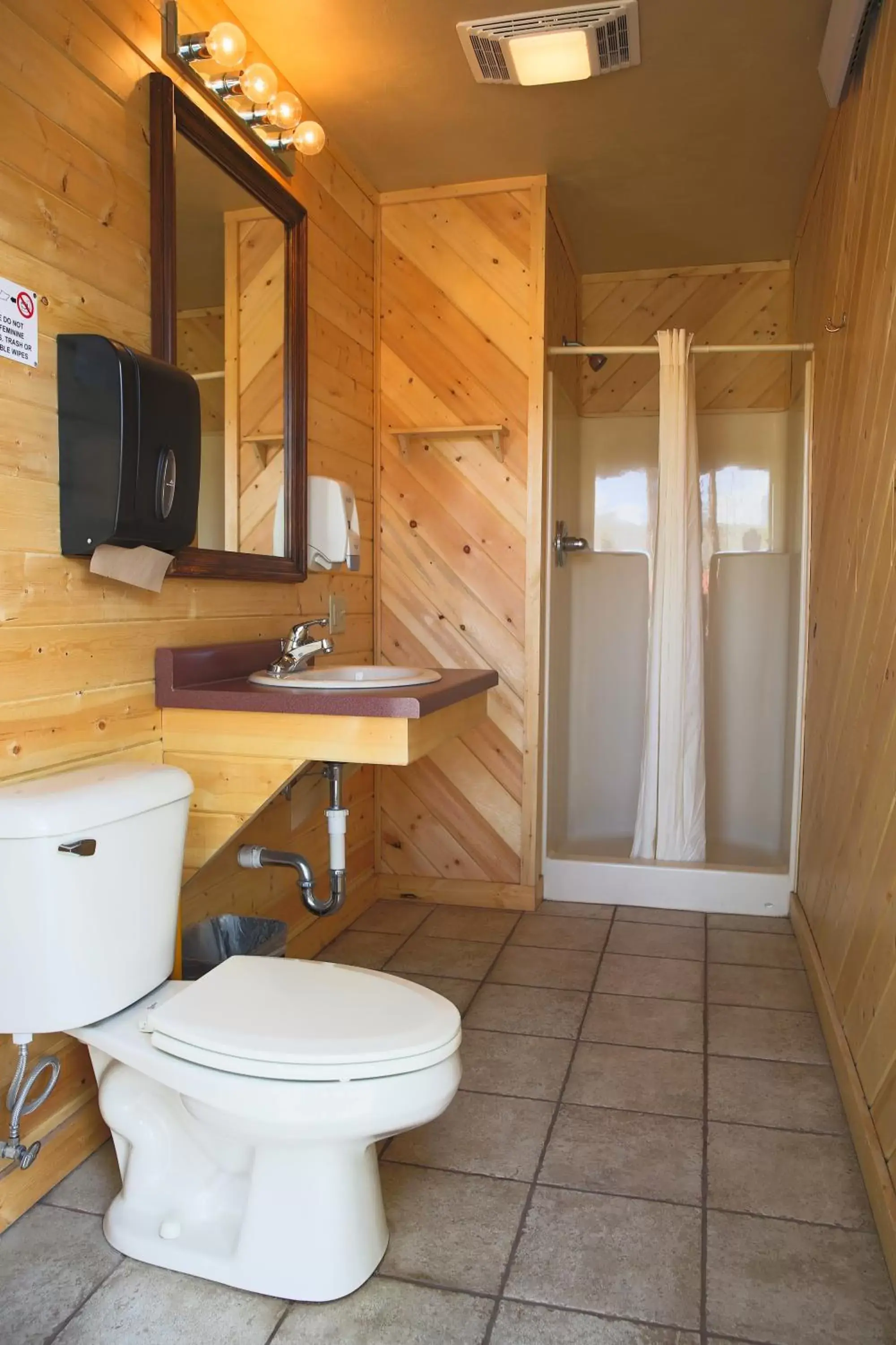Area and facilities, Bathroom in The Longhorn Ranch Lodge & RV Resort