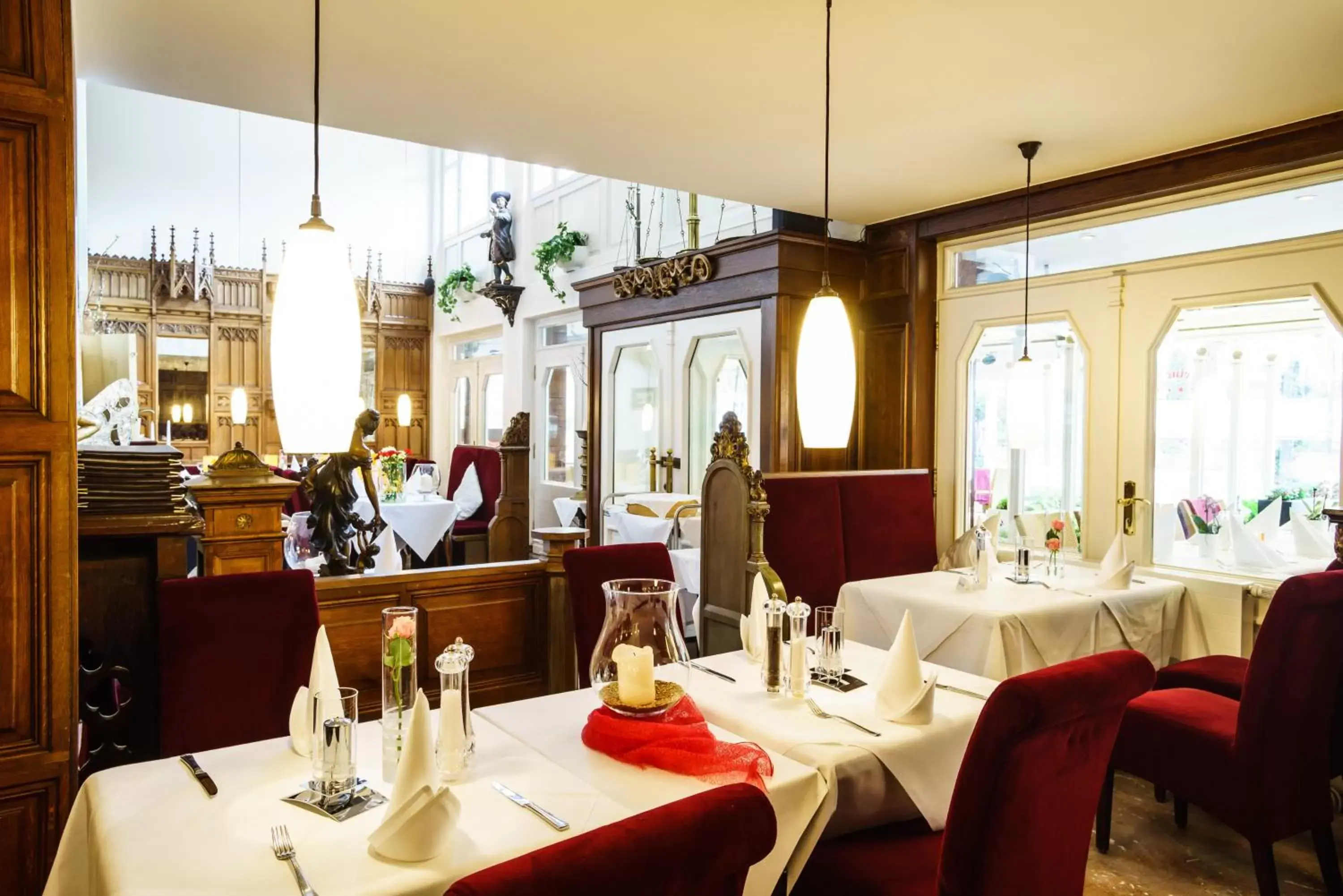 Restaurant/Places to Eat in Hotel Holsteiner Hof GmbH