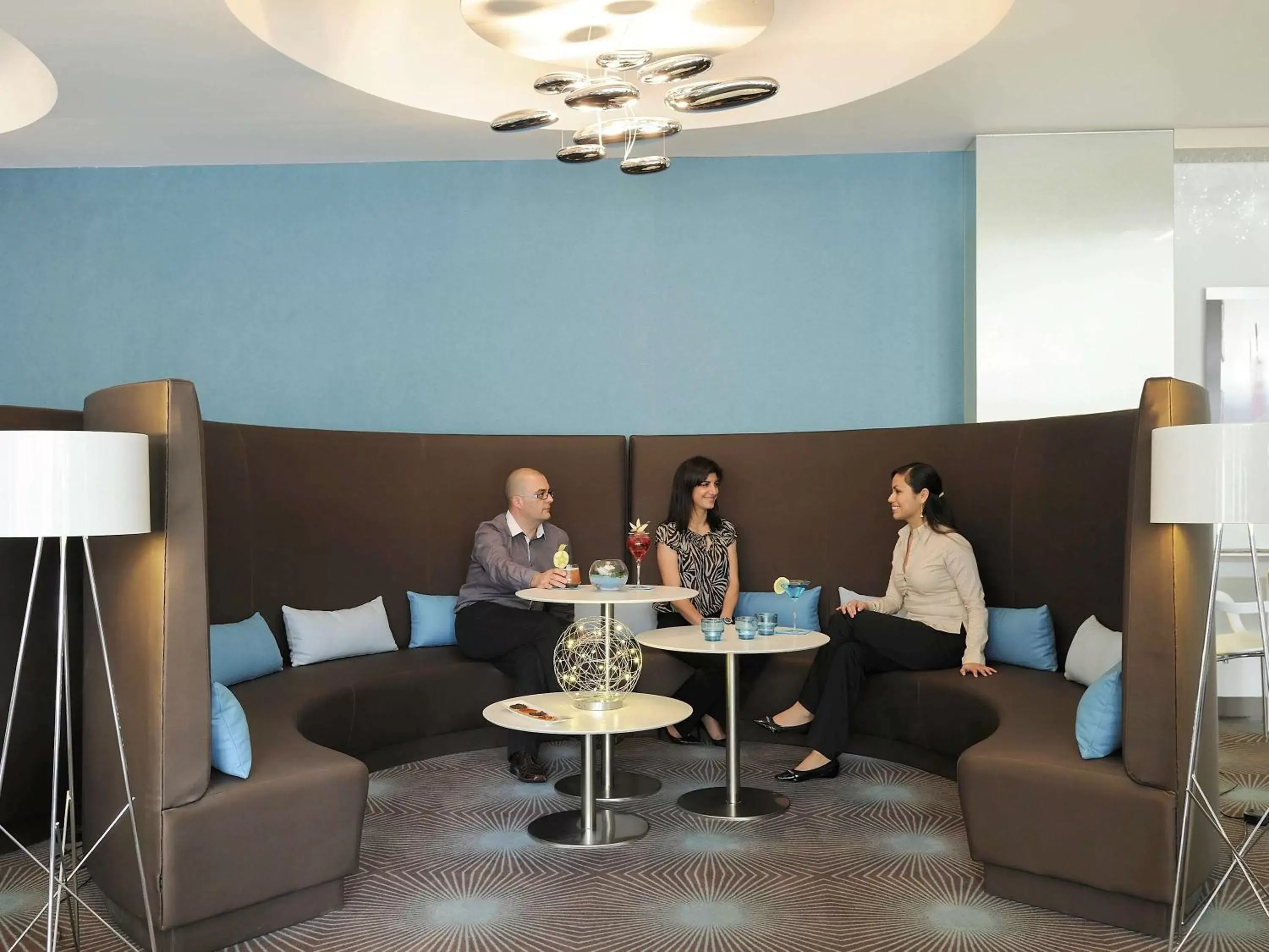 Lounge or bar in Novotel Avignon Centre