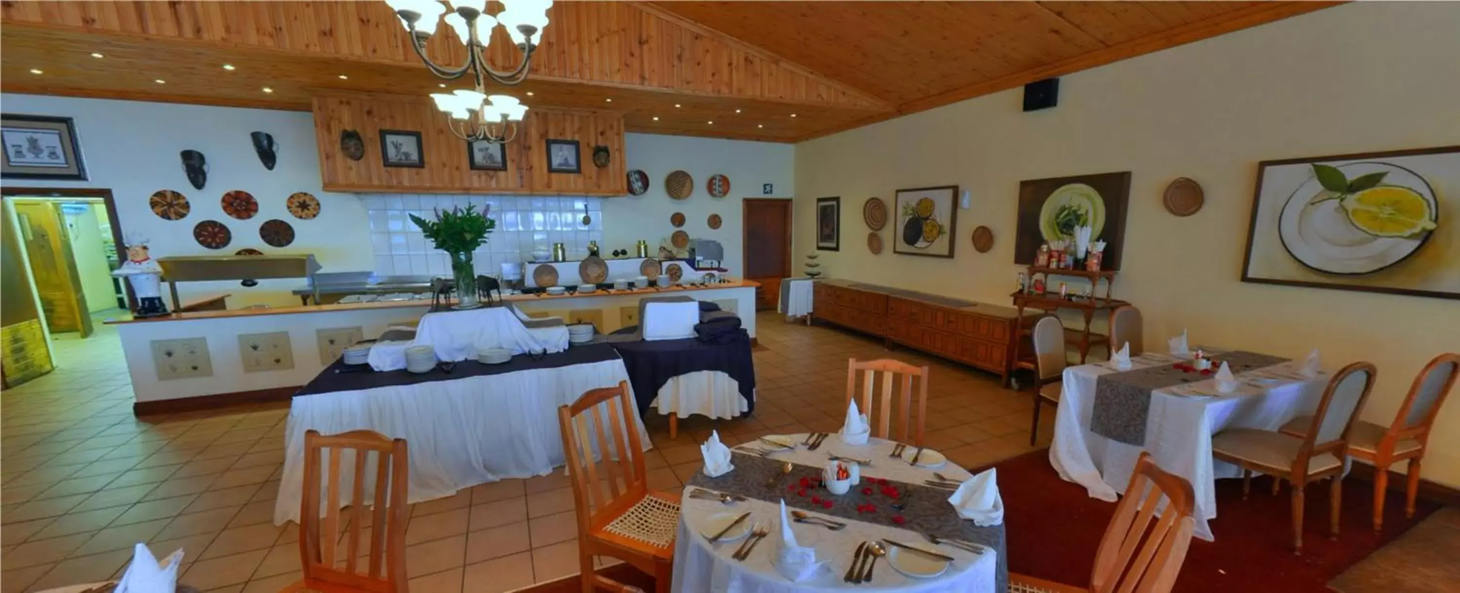 Restaurant/Places to Eat in Magoebaskloof Hotel