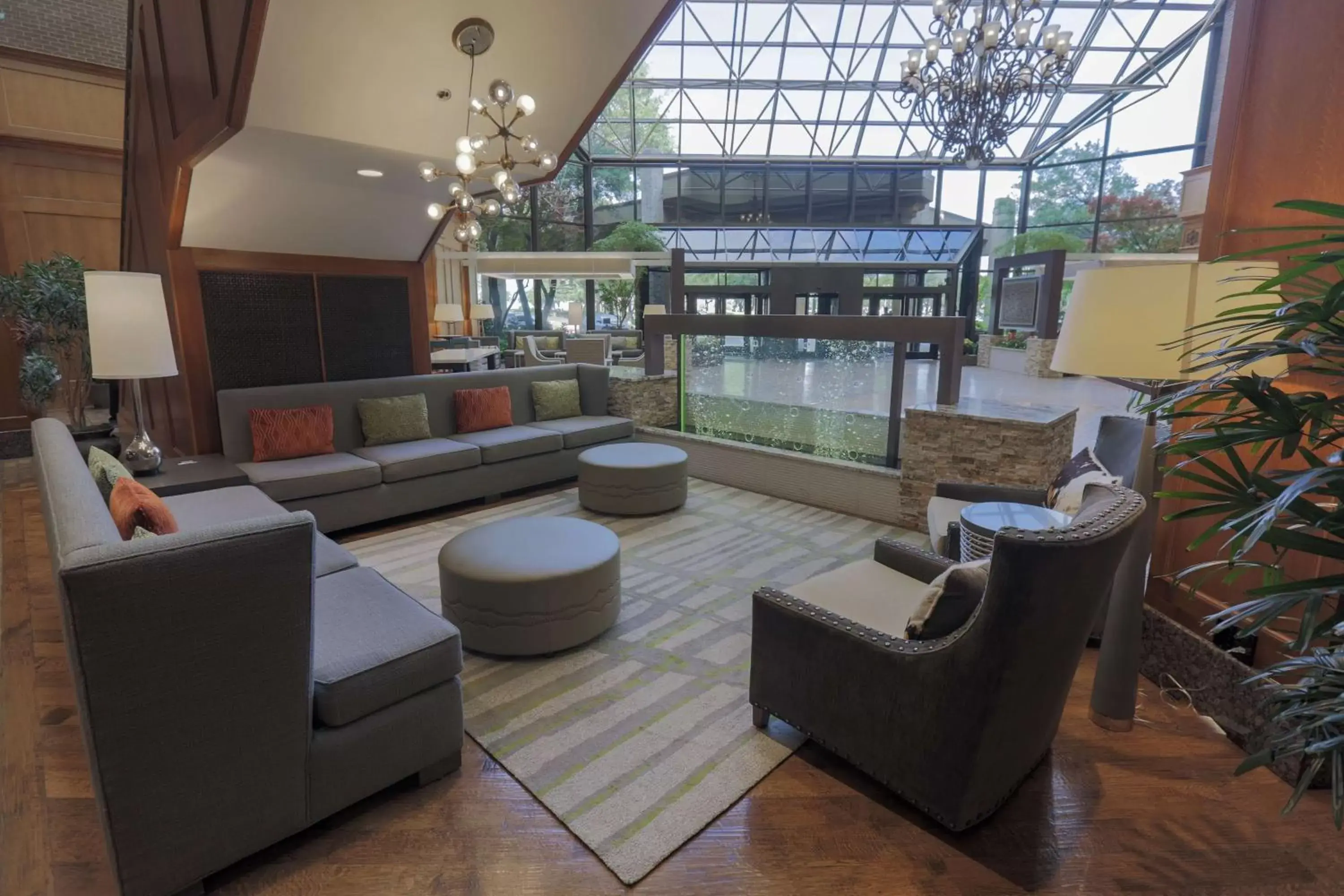 Lobby or reception, Lounge/Bar in Hilton DFW Lakes Executive Conference Center