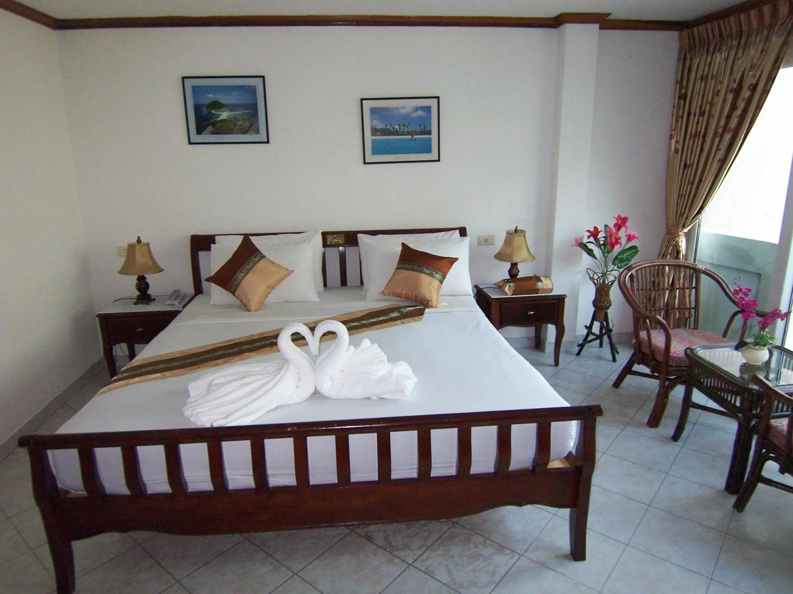 Deluxe Double Room with Bath in Orchid Residence