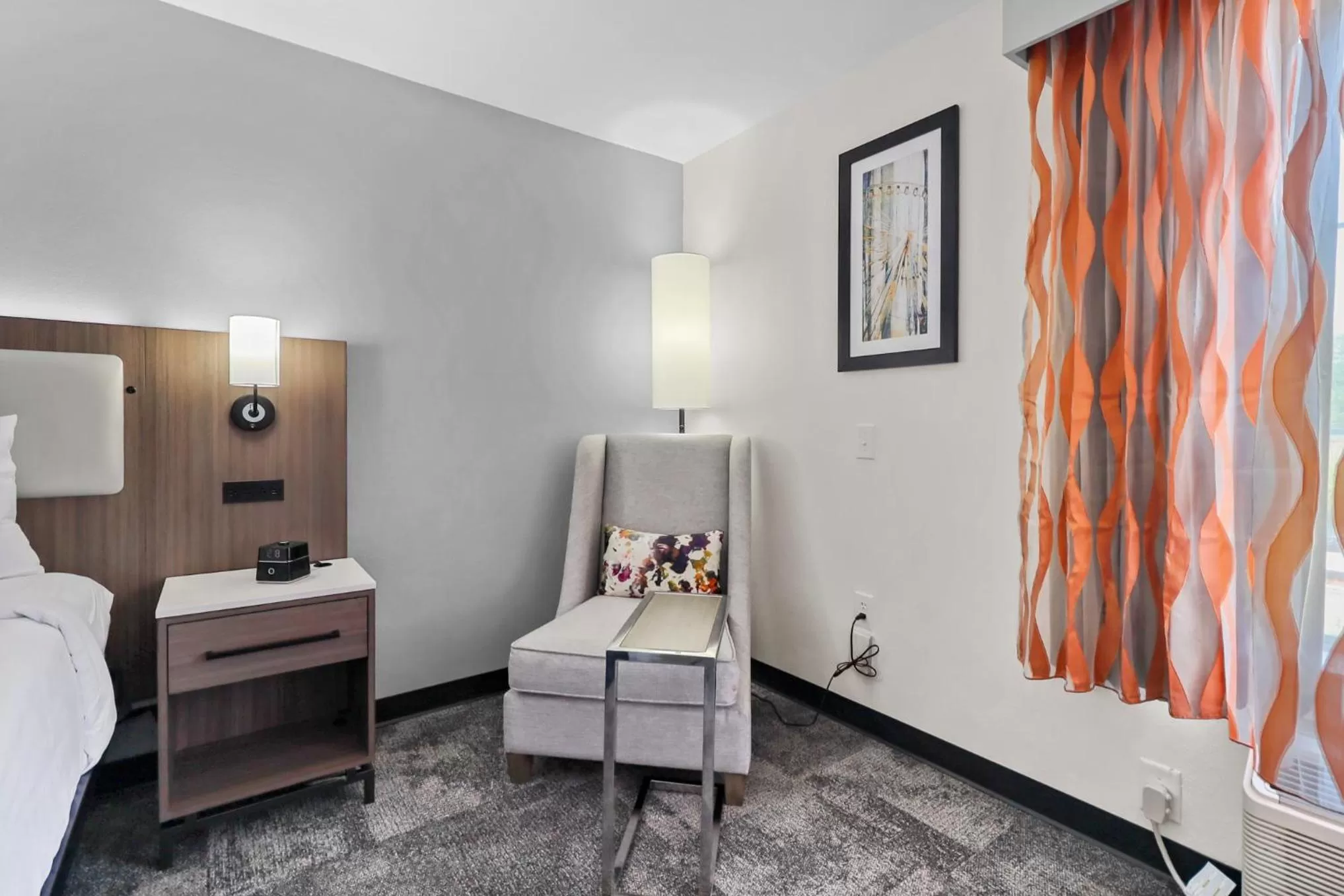 Living room, Bed in La Quinta by Wyndham Atlanta South - Newnan