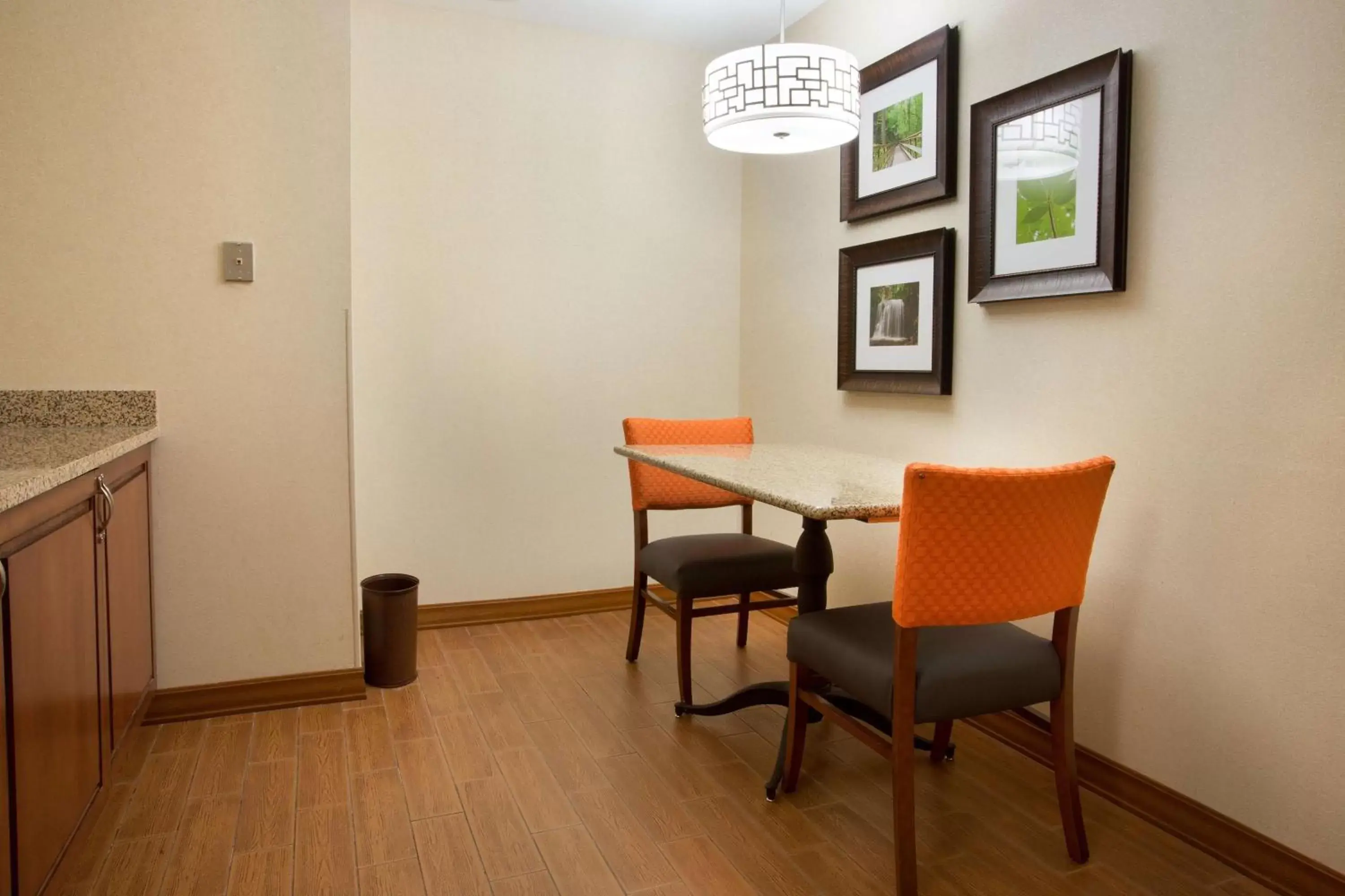 Photo of the whole room, Seating Area in Drury Inn & Suites Columbus Grove City