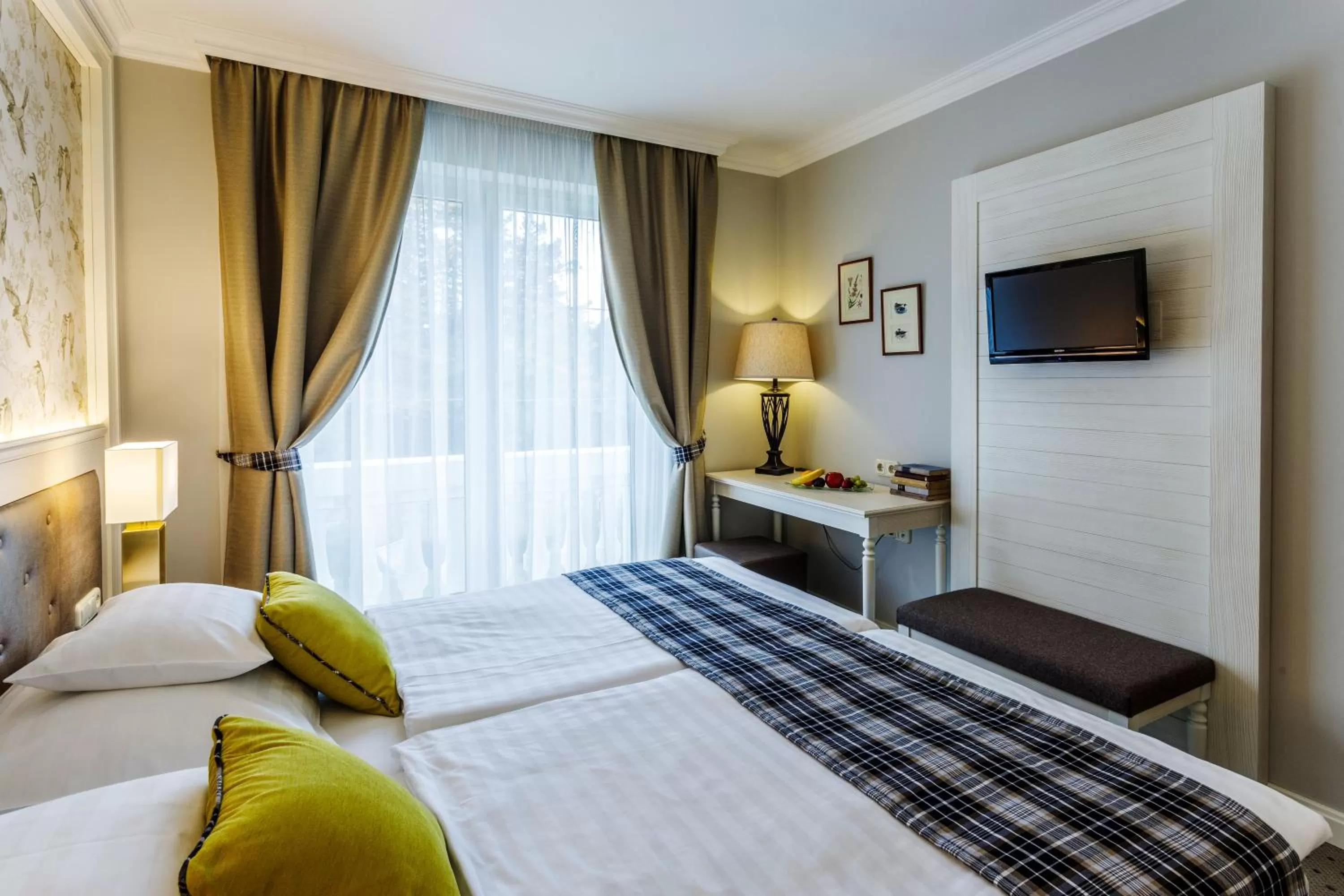 Photo of the whole room, Bed in Villa Medici Hotel & Restaurant