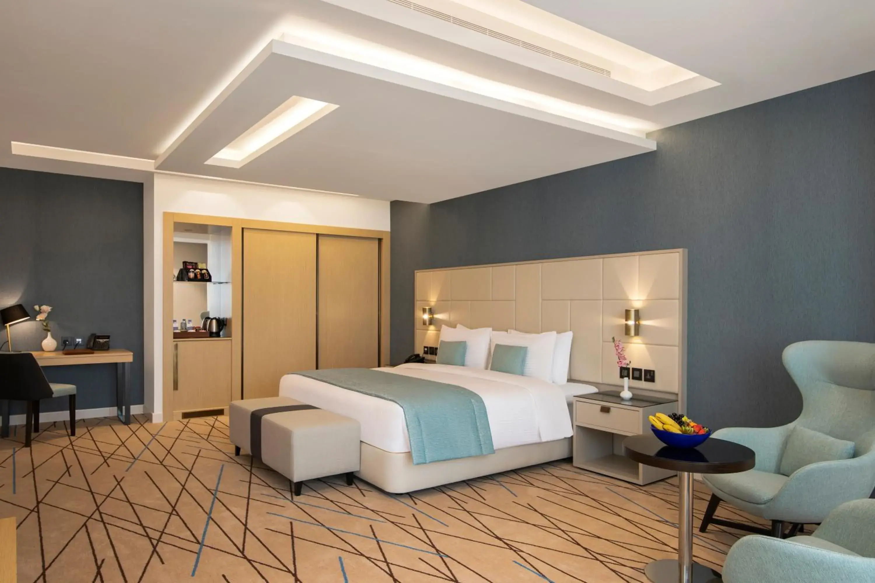 Bedroom, Bed in Cristal Amaken Hotel Riyadh