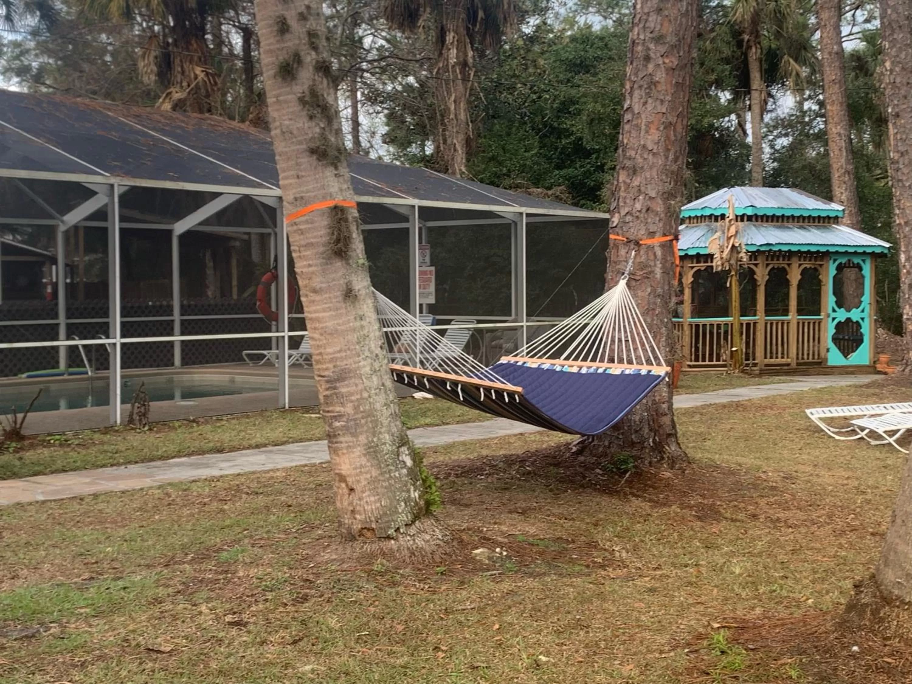 Garden view in Nature Coast Inn & Cottages