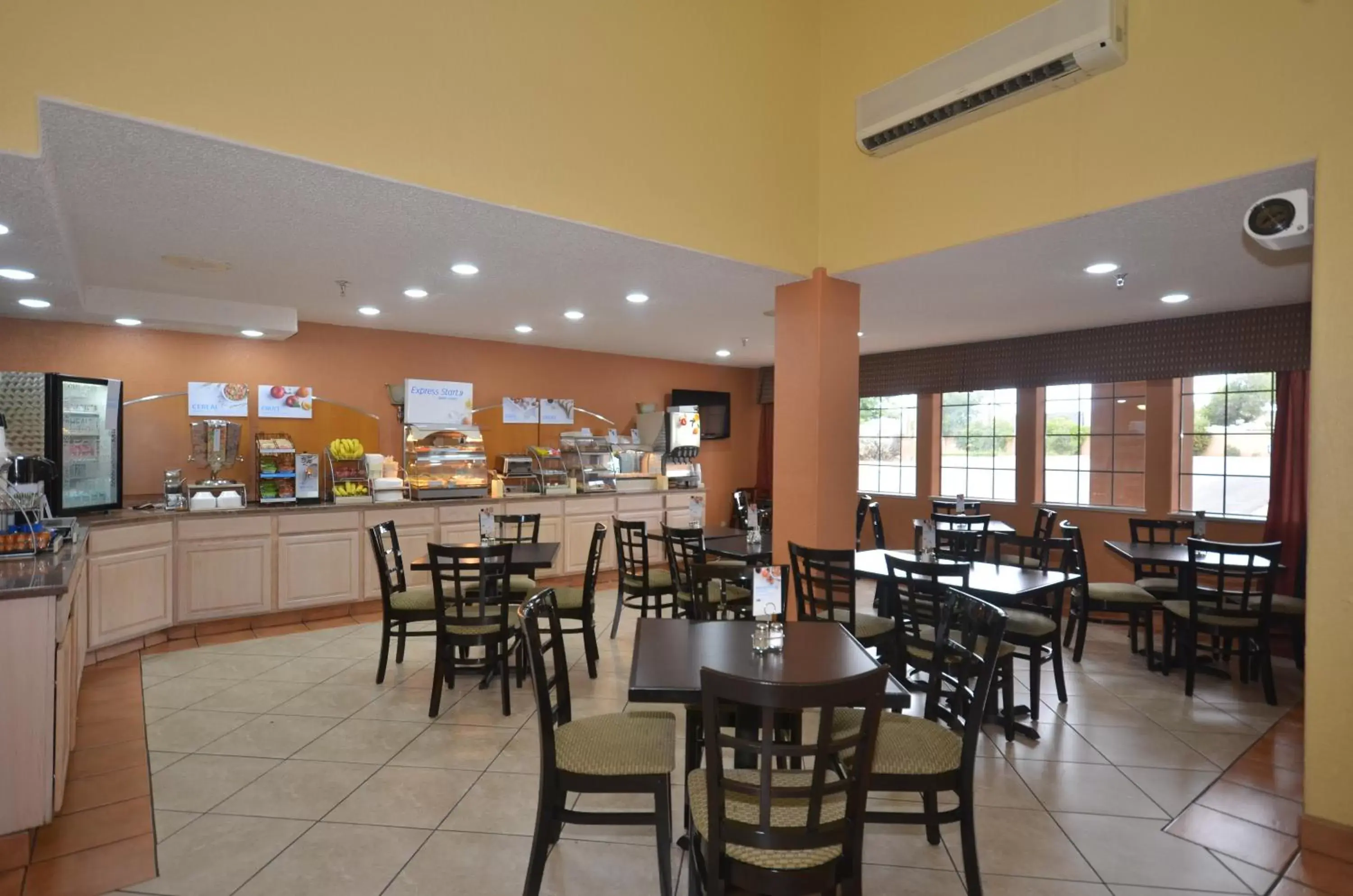 Breakfast in Ramada by Wyndham Santa Fe Breakfast in Ramada by Wyndham Santa Fe