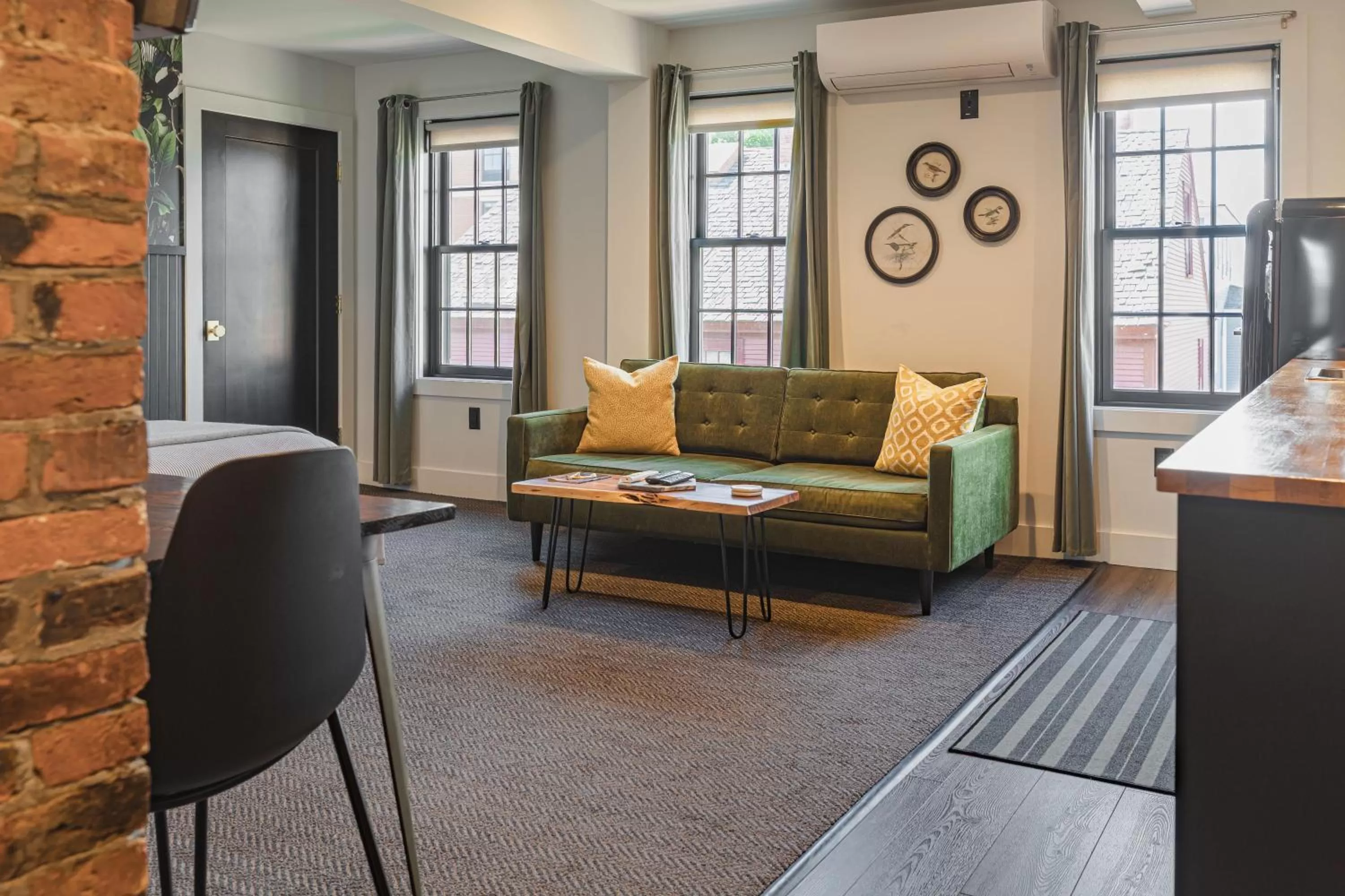 Living room in THE INN DOWNTOWN - Portsmouth, NH