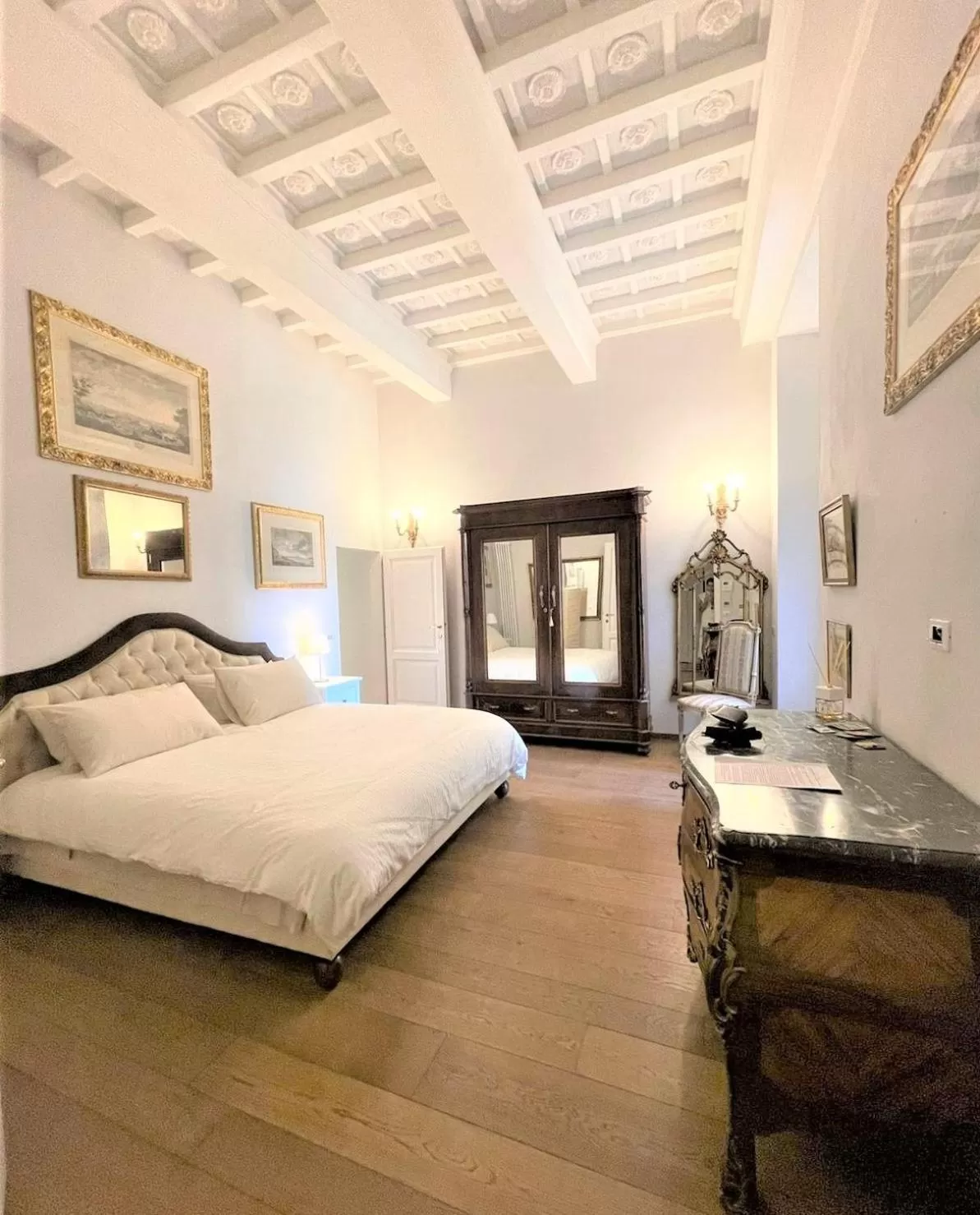 Bed in Borgo Pinti Suites Le Stanze dei Nobili