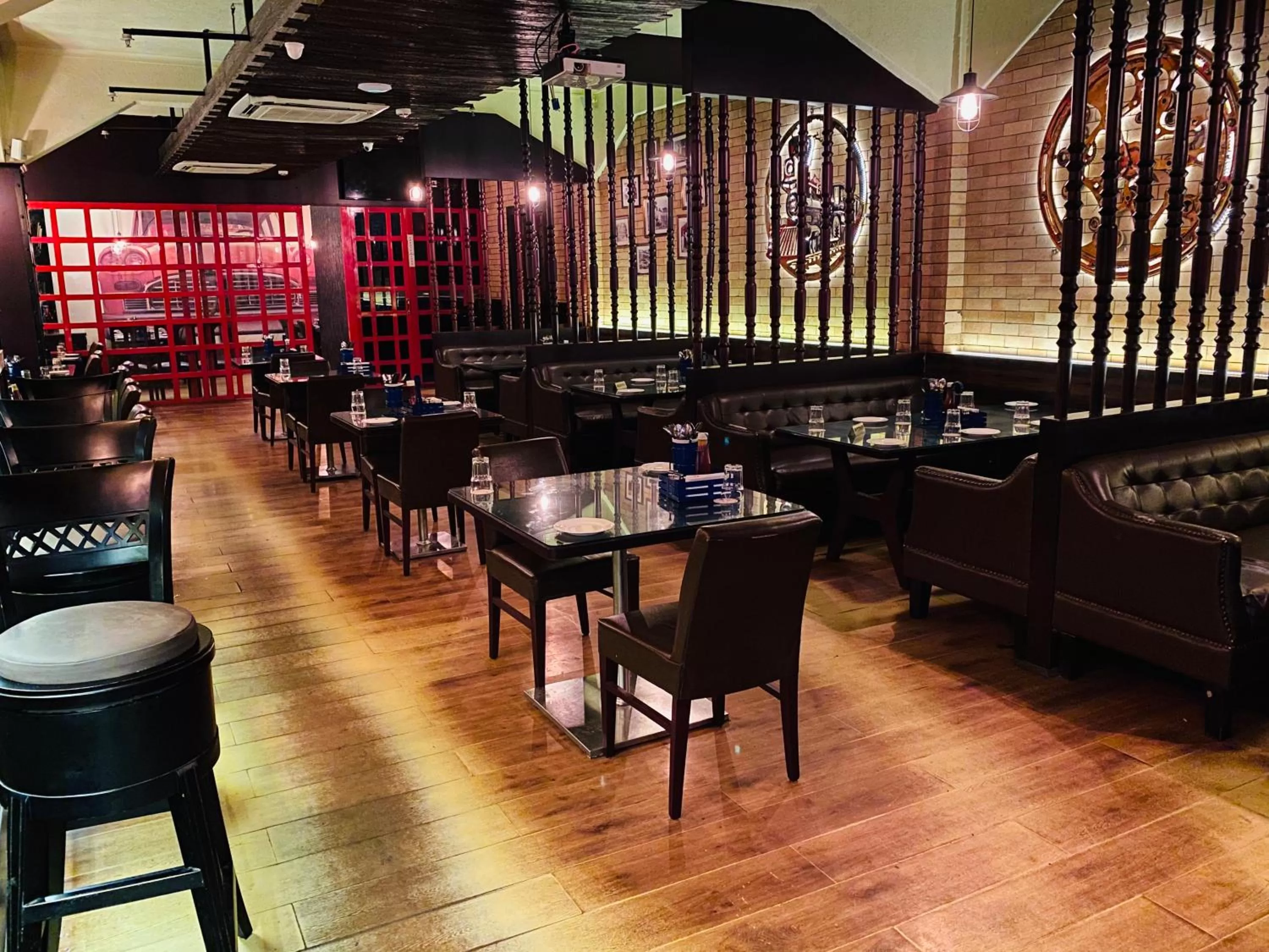 Restaurant/places to eat in Saluja Residency