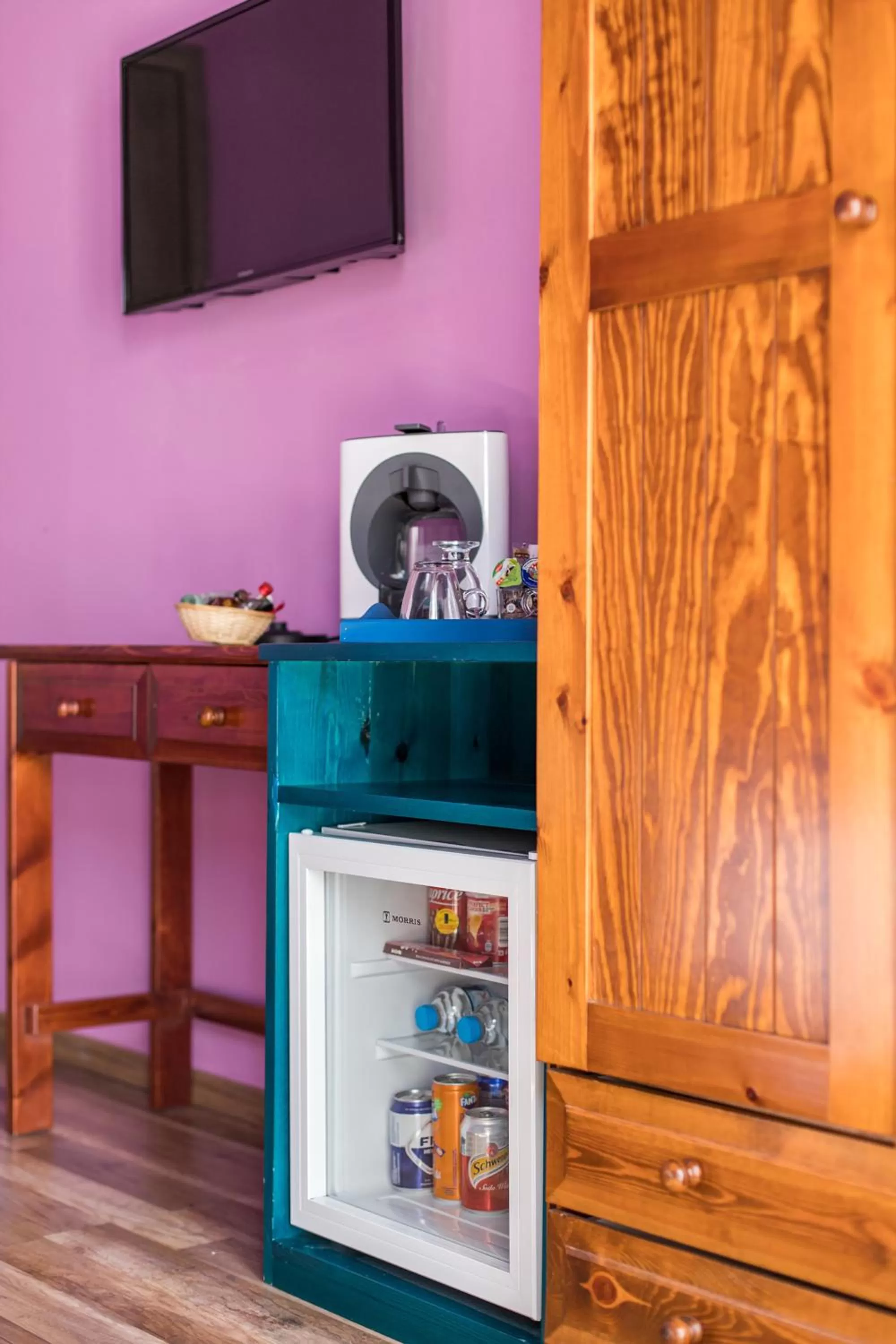 Coffee/tea facilities in Theatro Hotel Odysseon