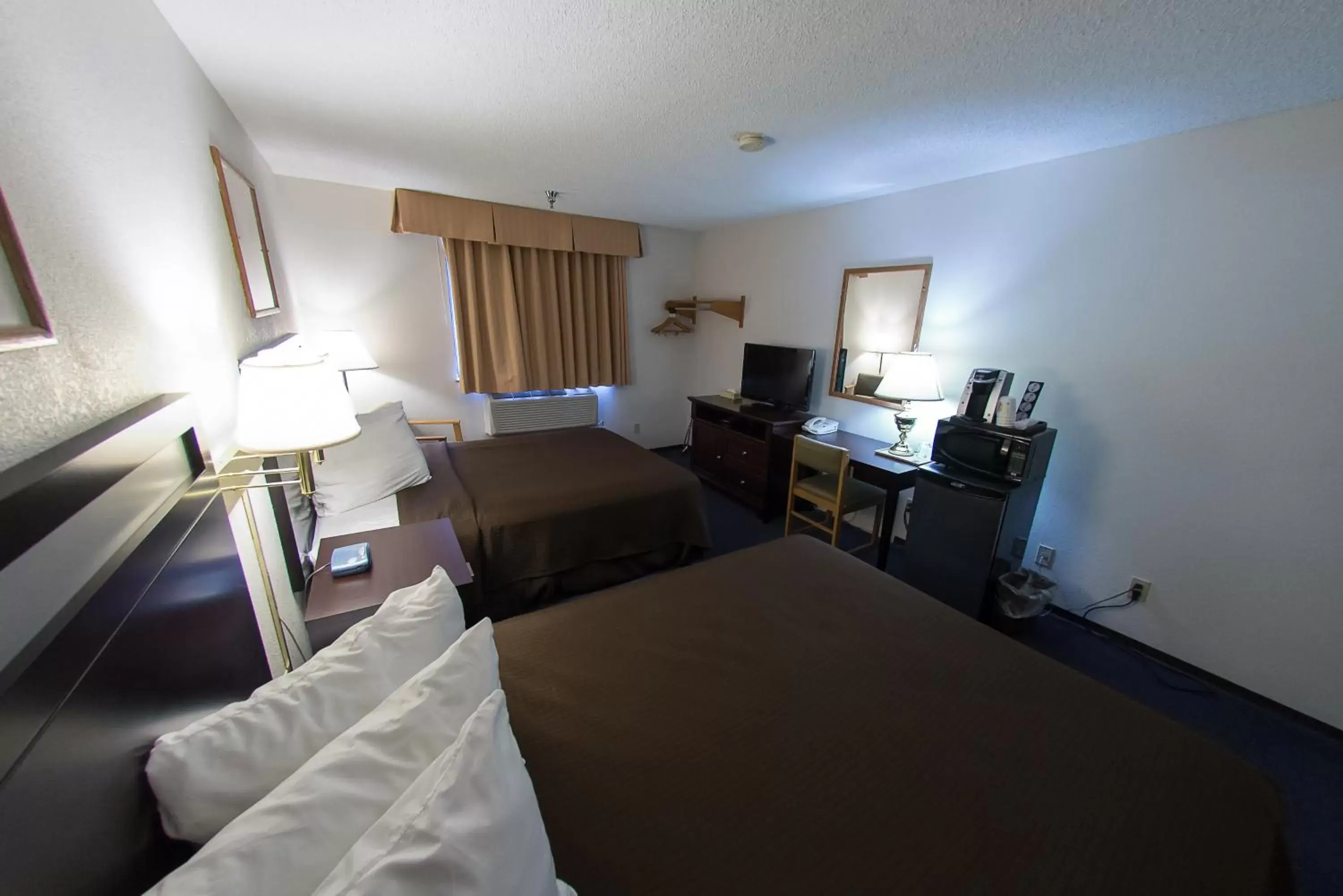 Bed in Super 8 by Wyndham Williams Lake BC