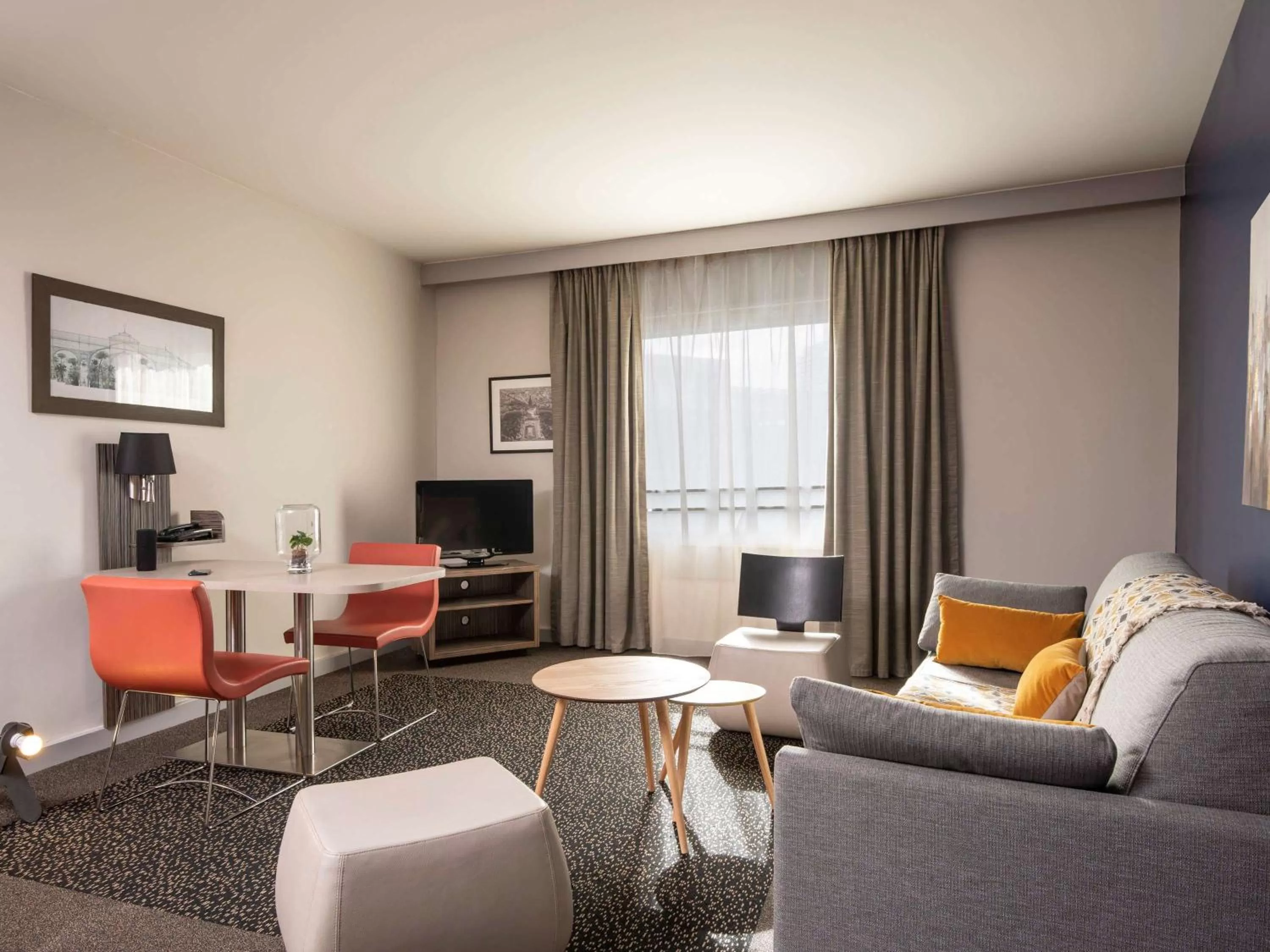 Photo of the whole room in Aparthotel Adagio La Défense Esplanade