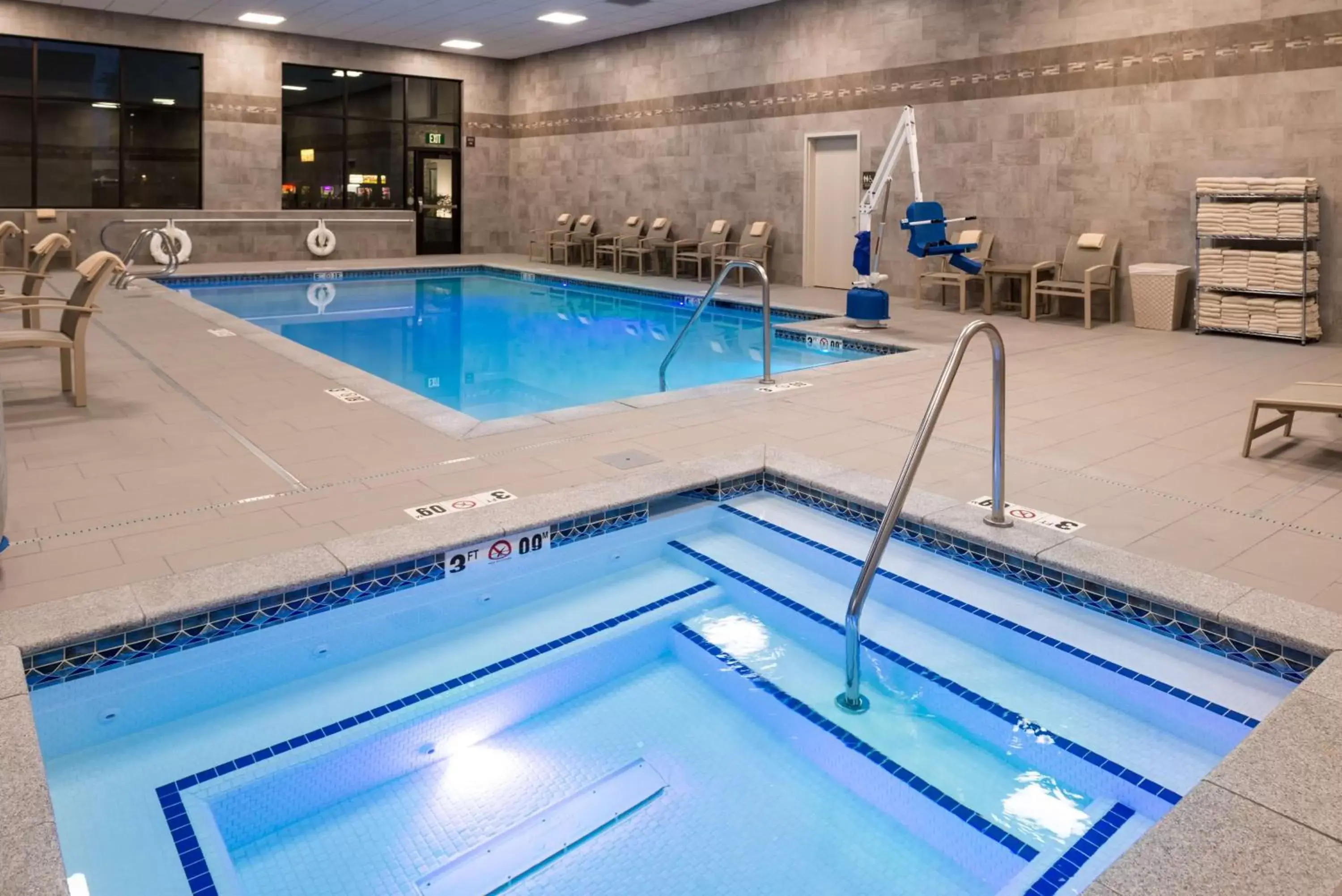 Pool view, Swimming Pool in Hampton Inn & Suites Olympia Lacey, Wa