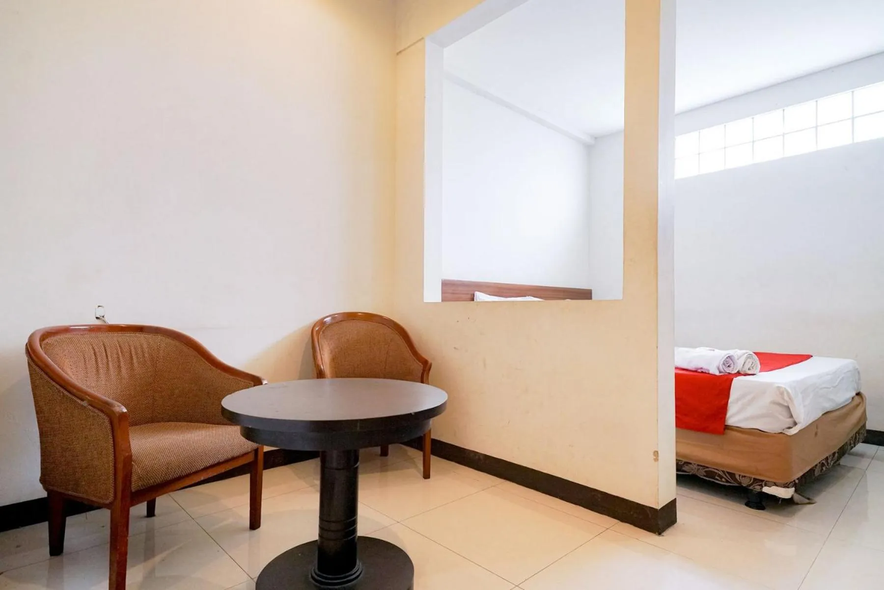 Bedroom, Bed in RedDoorz Near Braga Street