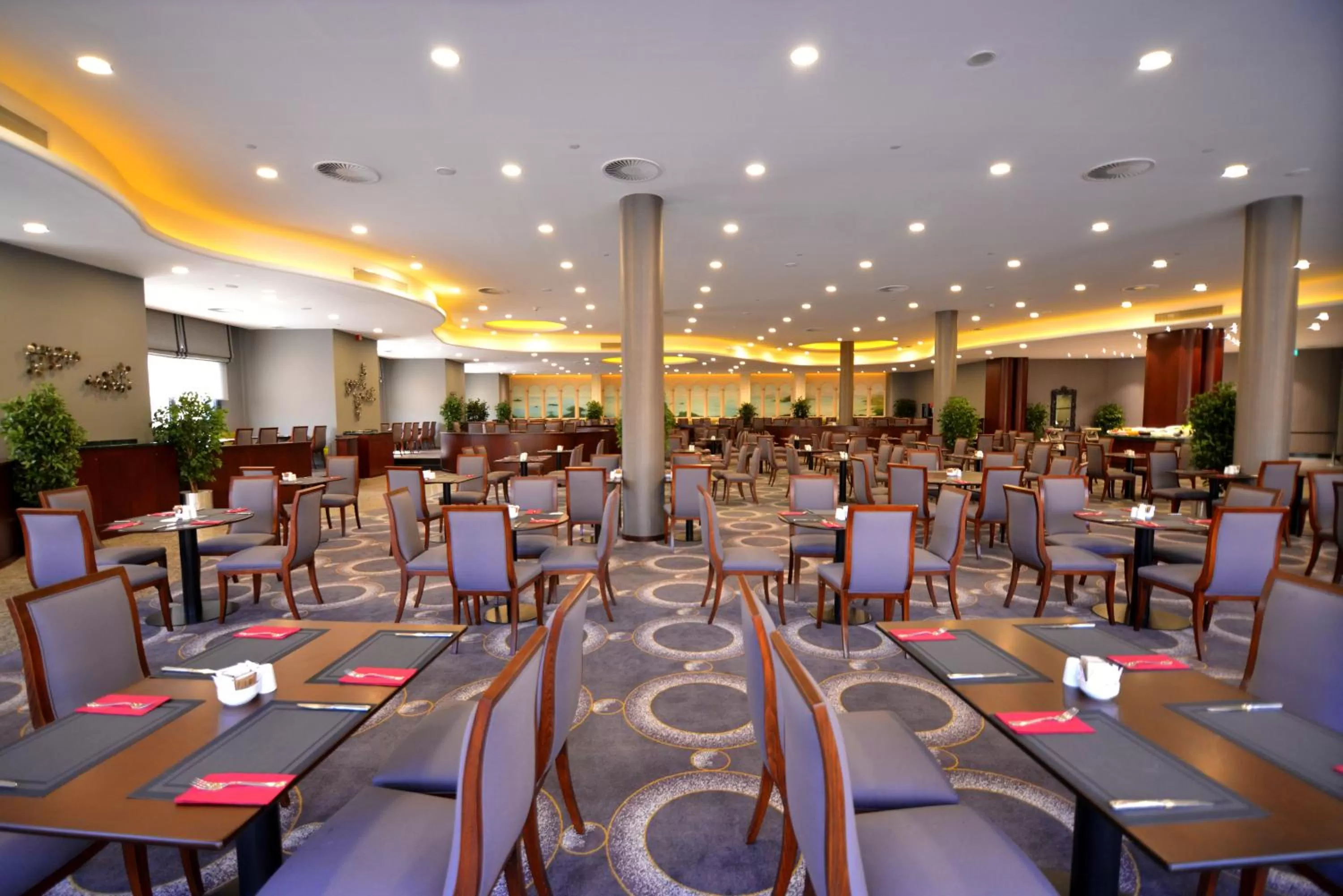 Restaurant/places to eat in Grand Cevahir Hotel Convention Center