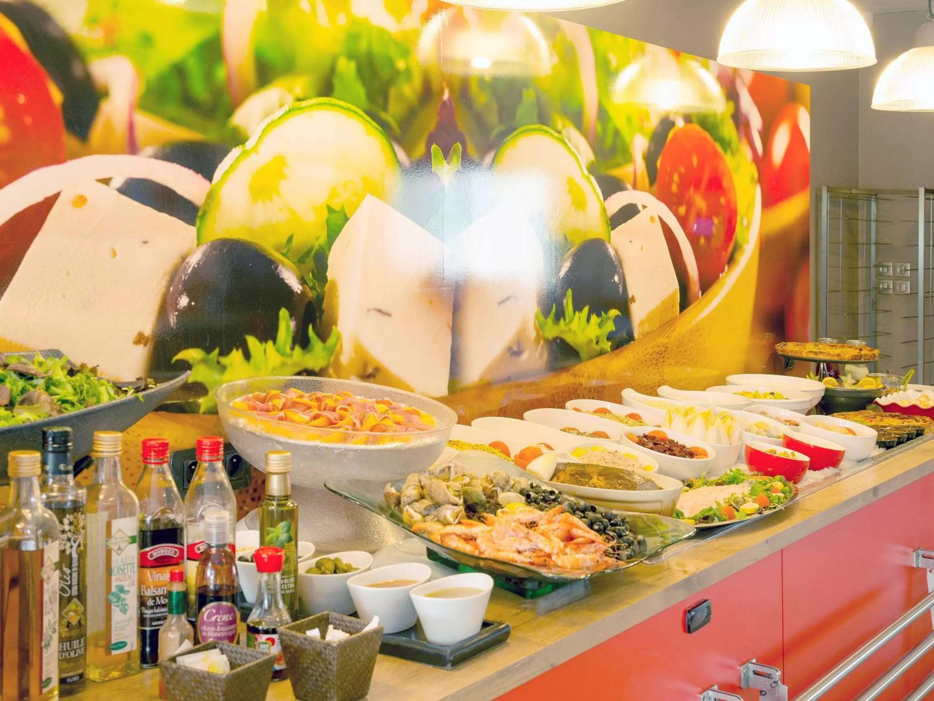 Restaurant/places to eat in ibis Laval Le Relais D'Armor