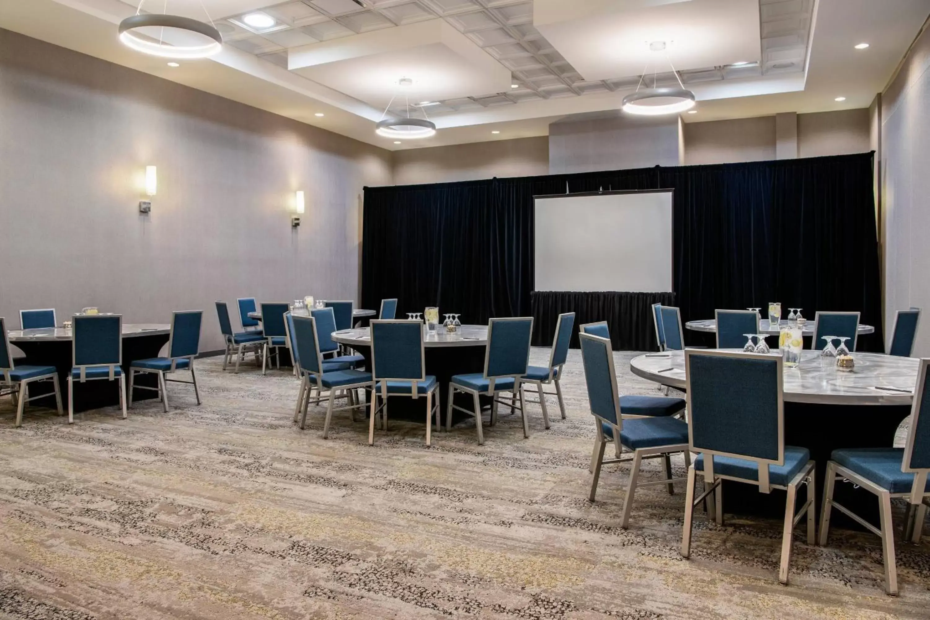 Meeting/conference room in Courtyard by Marriott Edmonton West