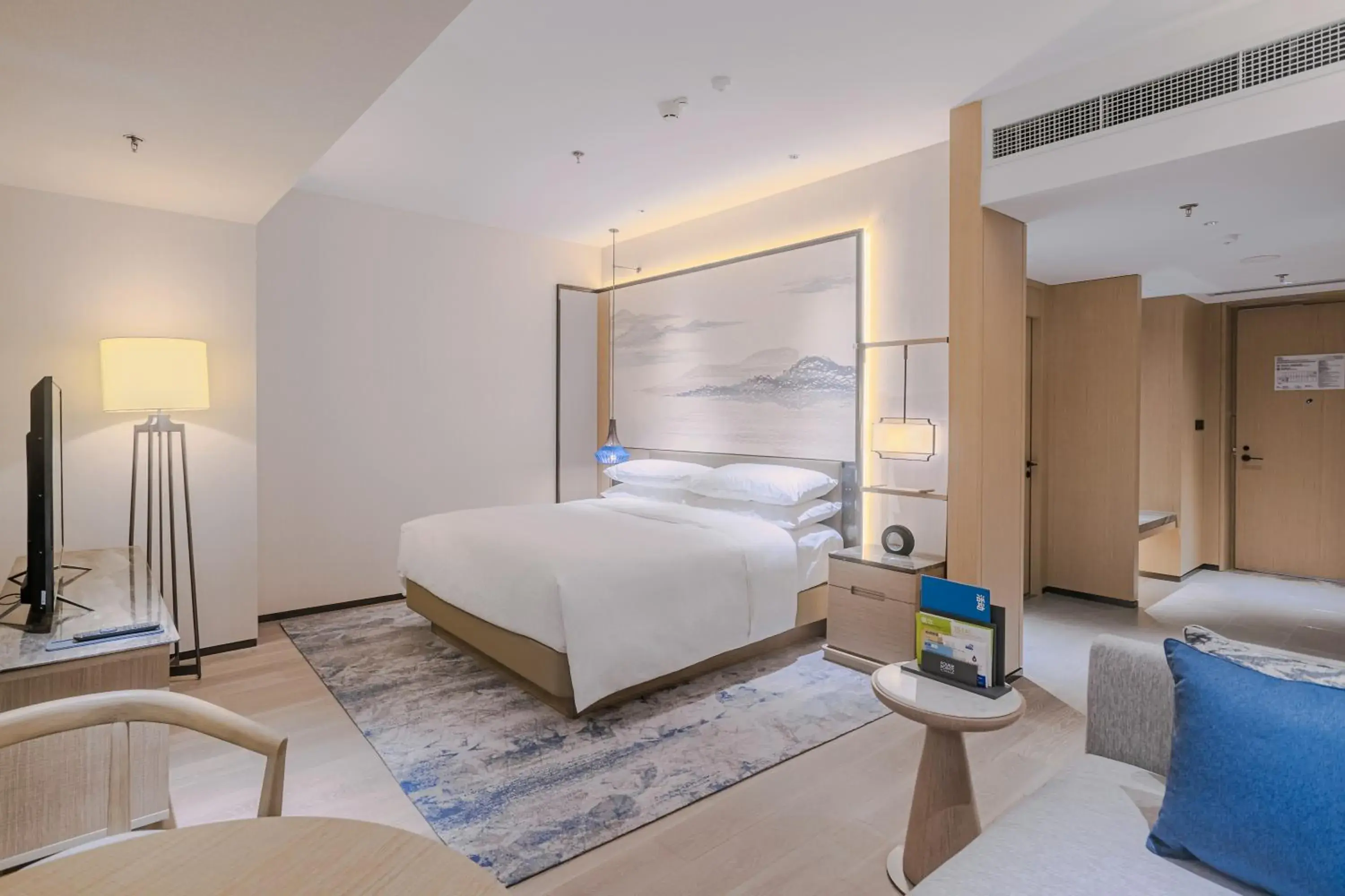 Bed in Four Points by Sheraton Suzhou, Wuzhong