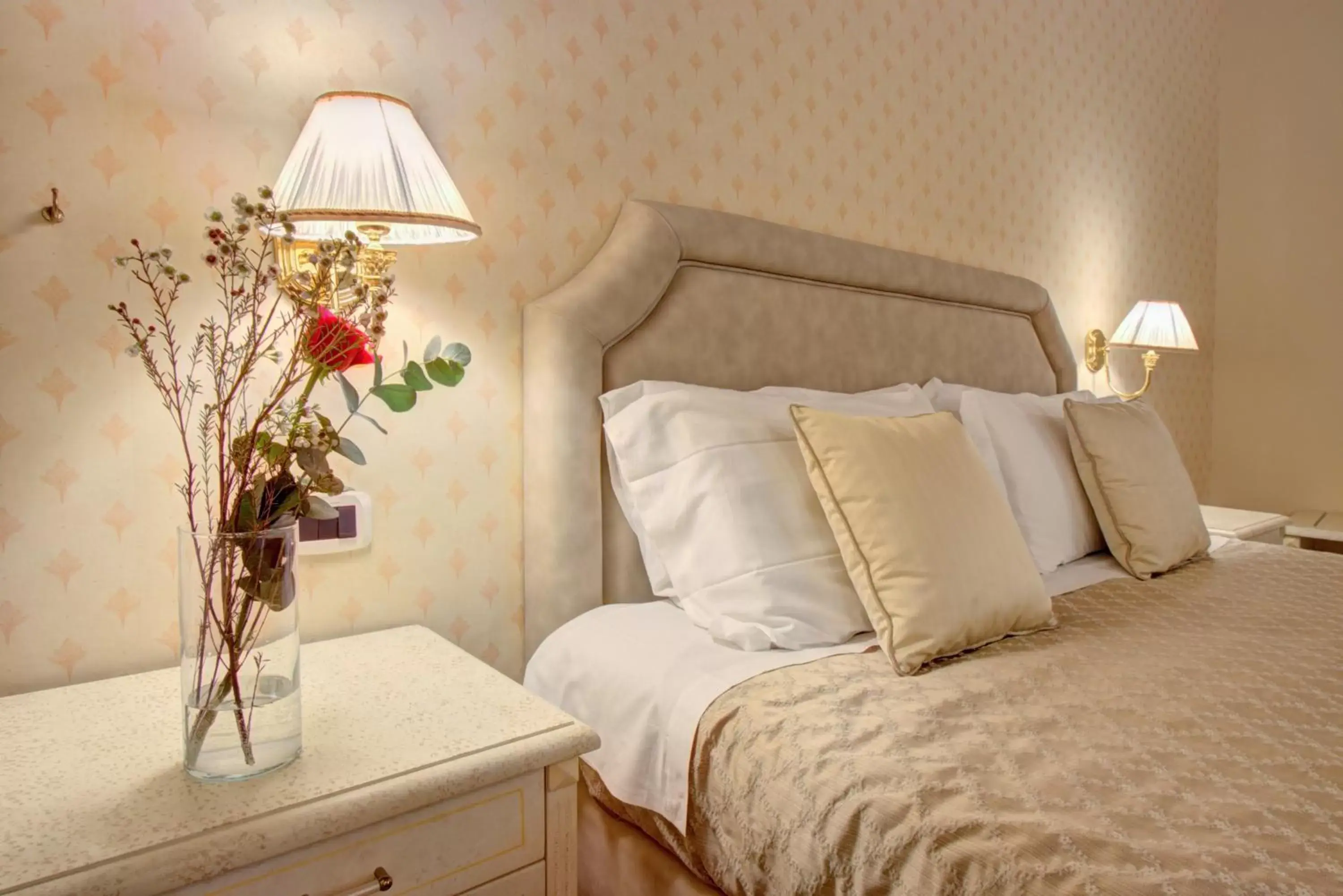 Bed in Hotel La Locanda