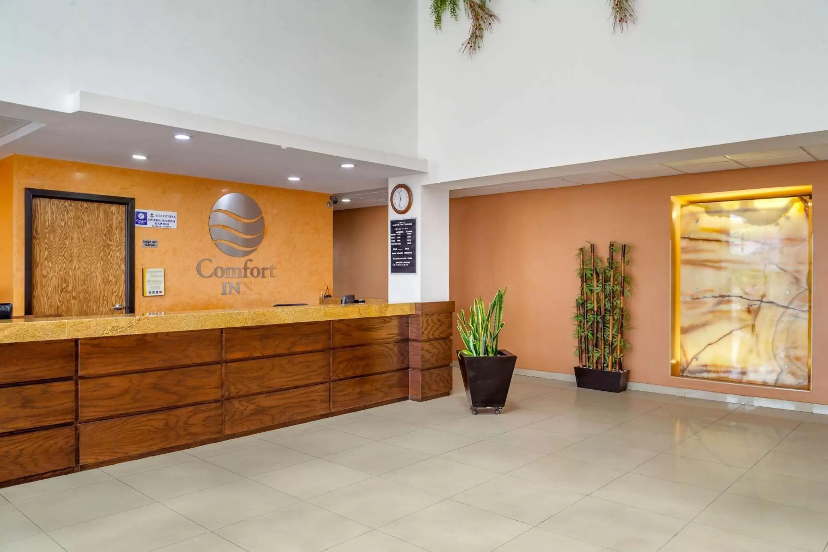 Lobby or reception, Lobby/Reception in Comfort Inn Chihuahua