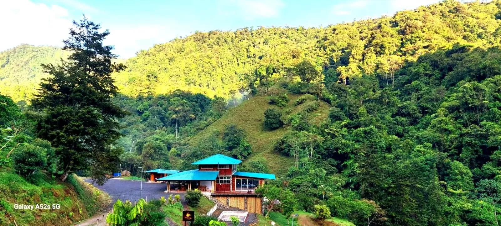 Restaurant/places to eat in Hotel Rivel - Adventure & Nature Retreat