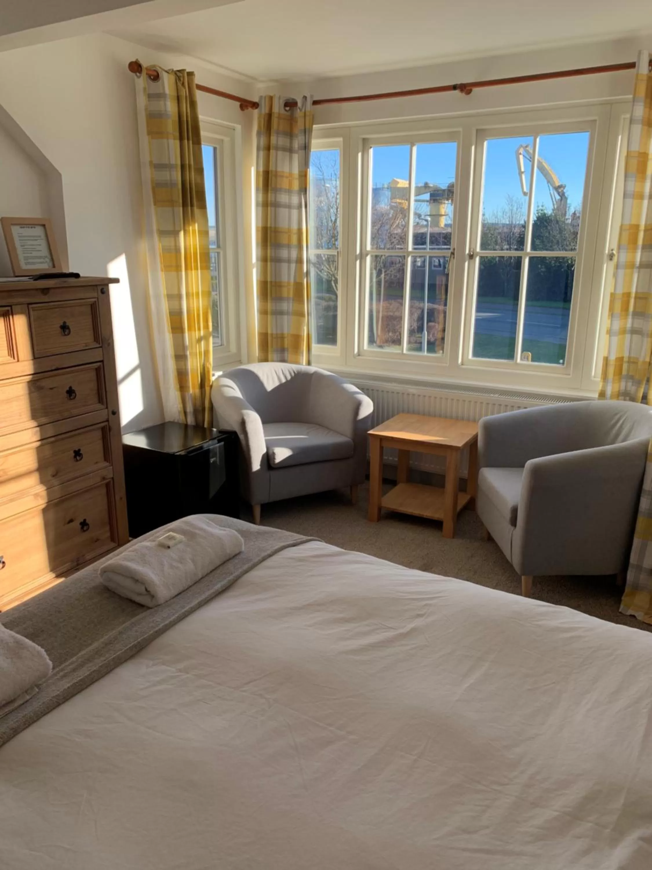 Street view, Bed in The Ship Inn