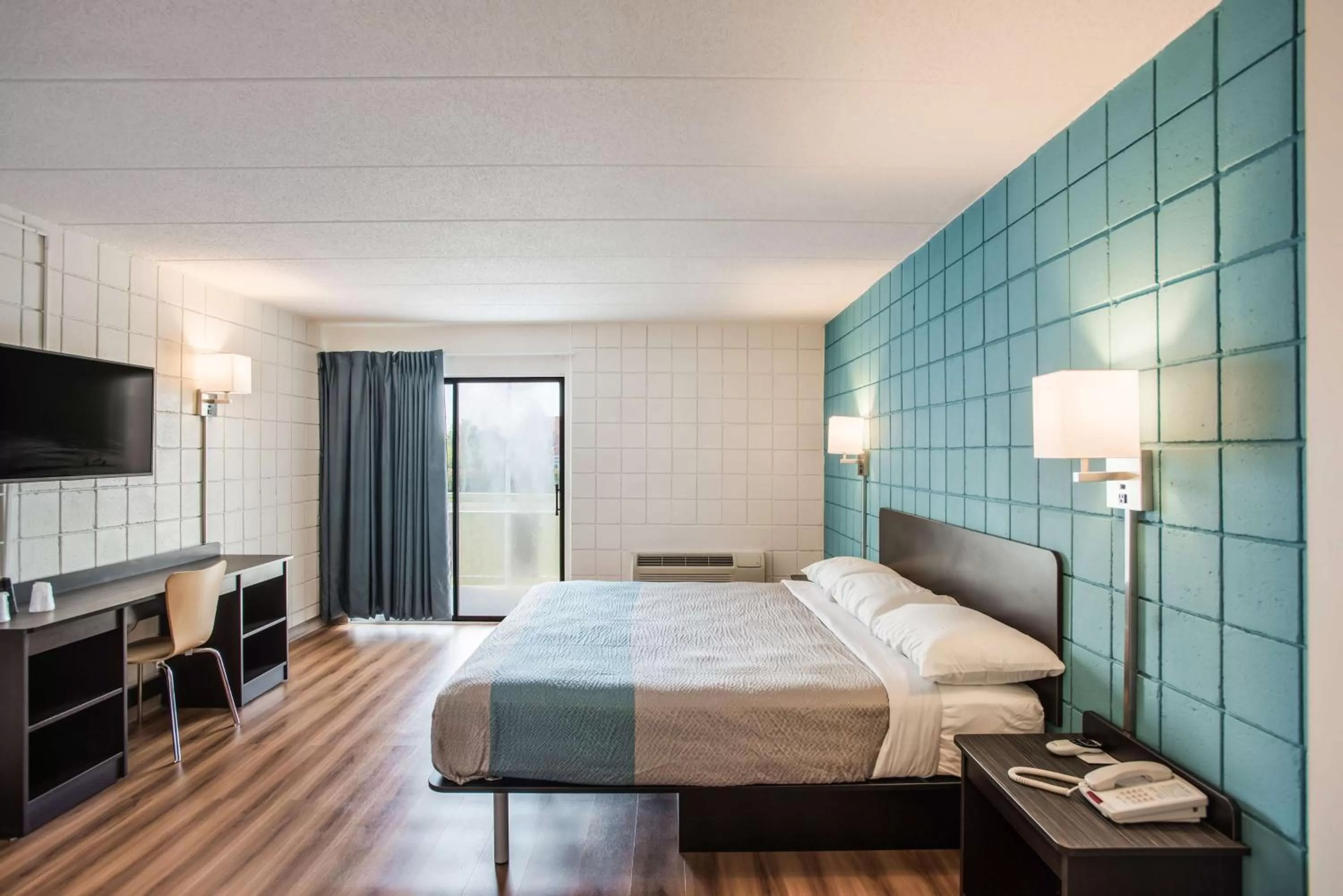 Photo of the whole room, Bed in Motel 6-Somers Point, NJ - Ocean City - Wild Wood Beach