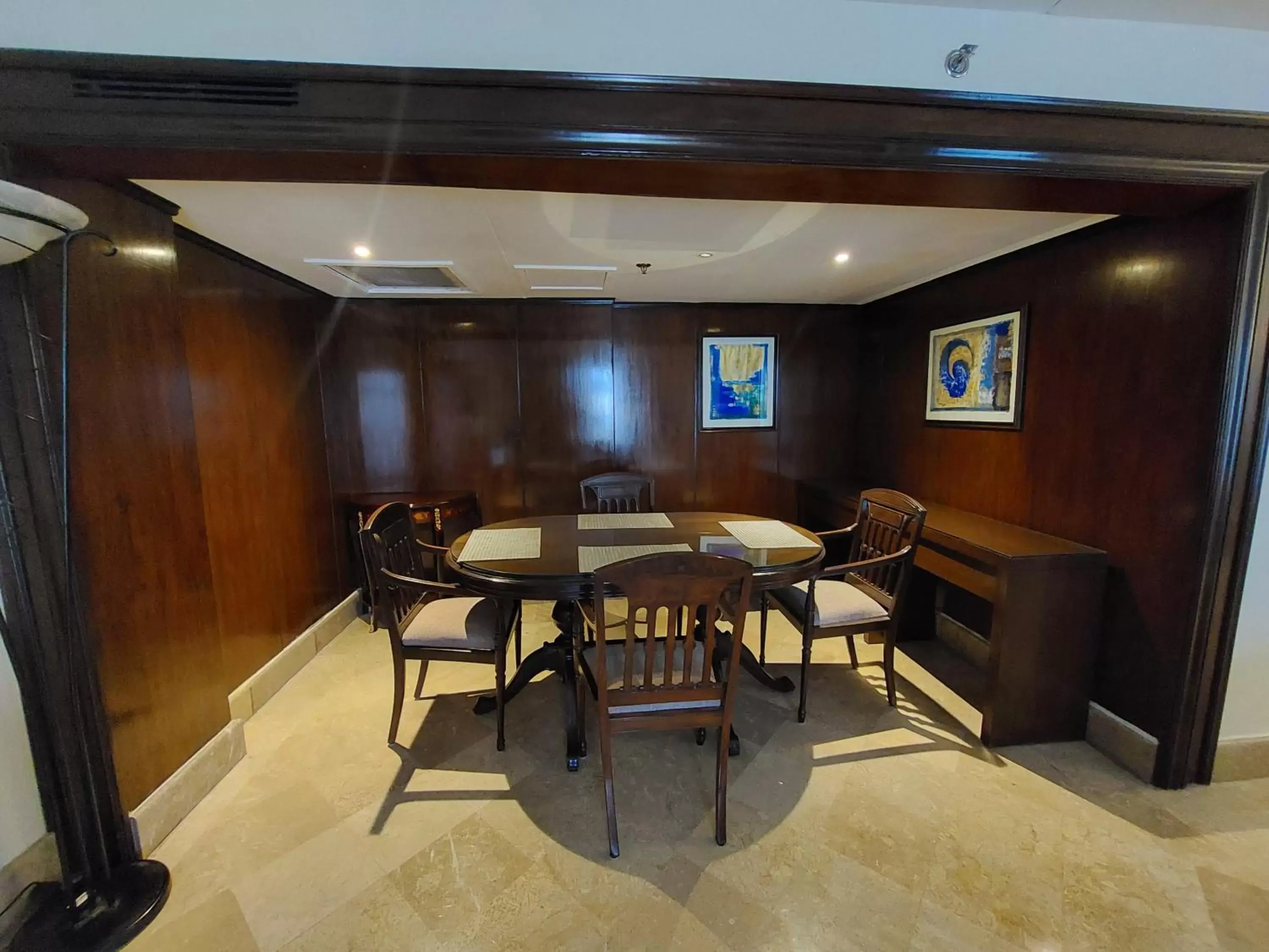 Dining area in Pearl Continental Hotel, Rawalpindi