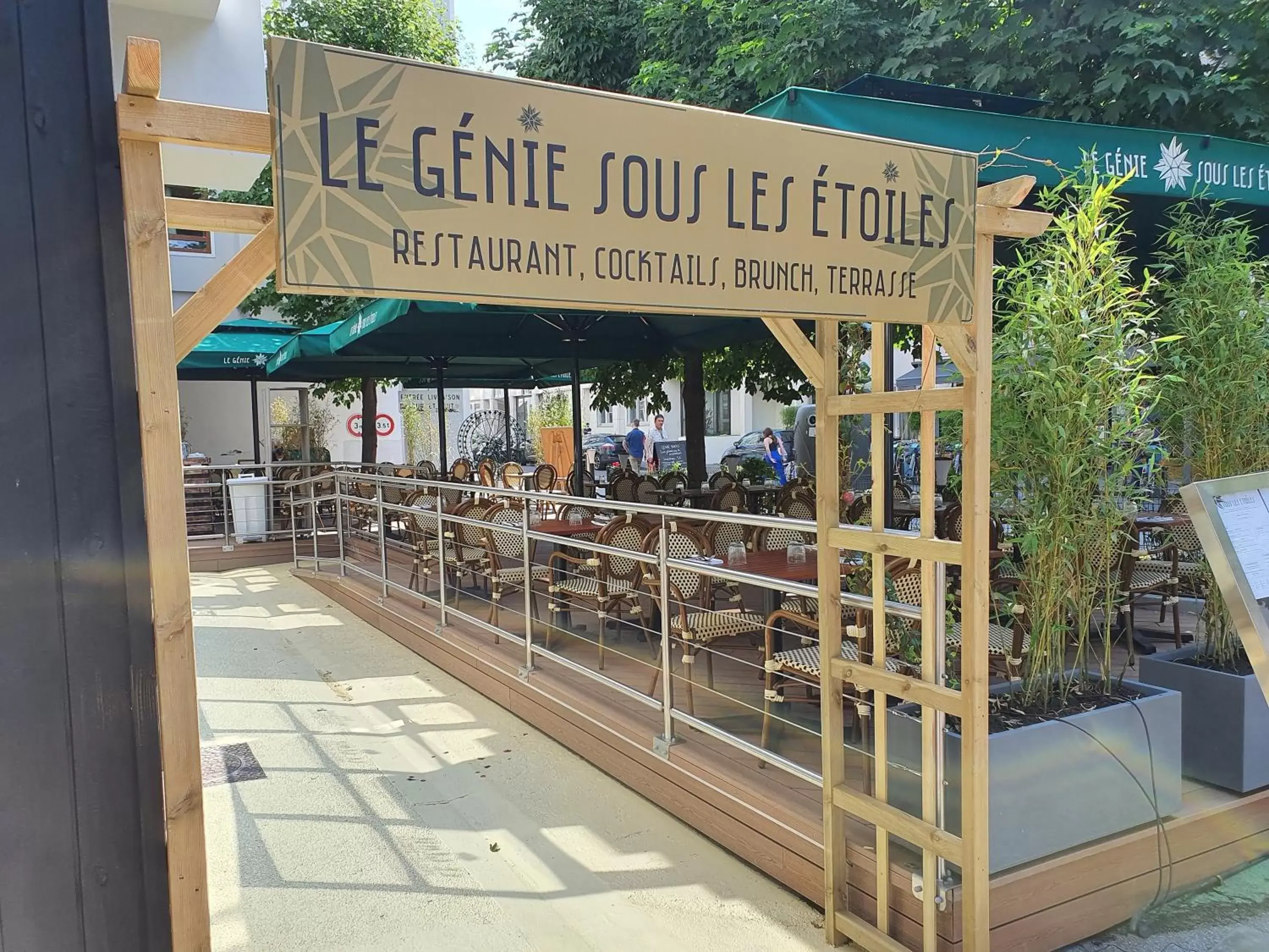 Restaurant/places to eat in ibis Paris Bastille Opera