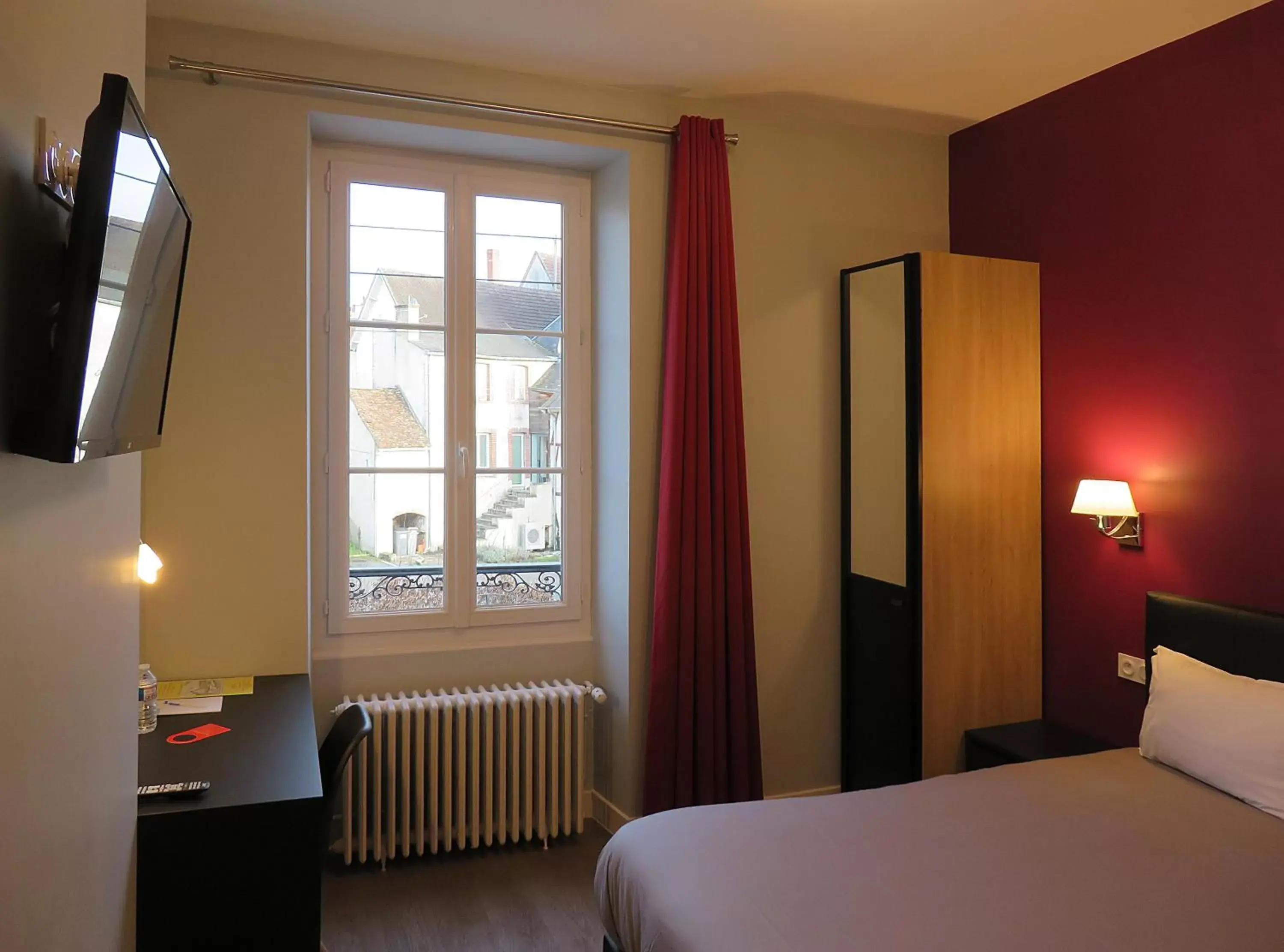 Bedroom, Bed in Hôtel Le Dormeux