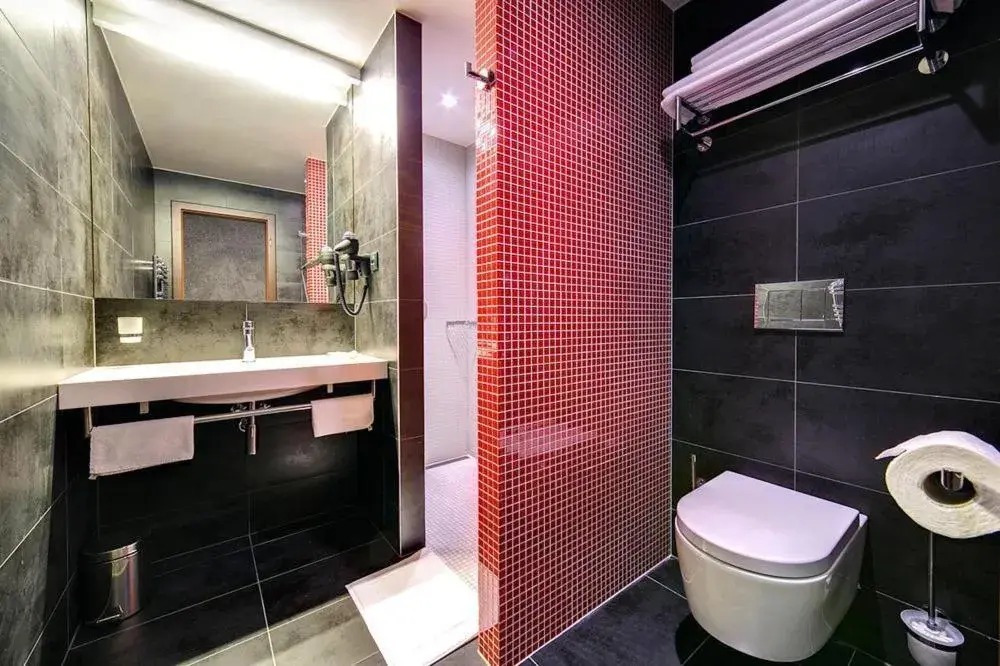 Bathroom in Hotel Restaurant Darwin