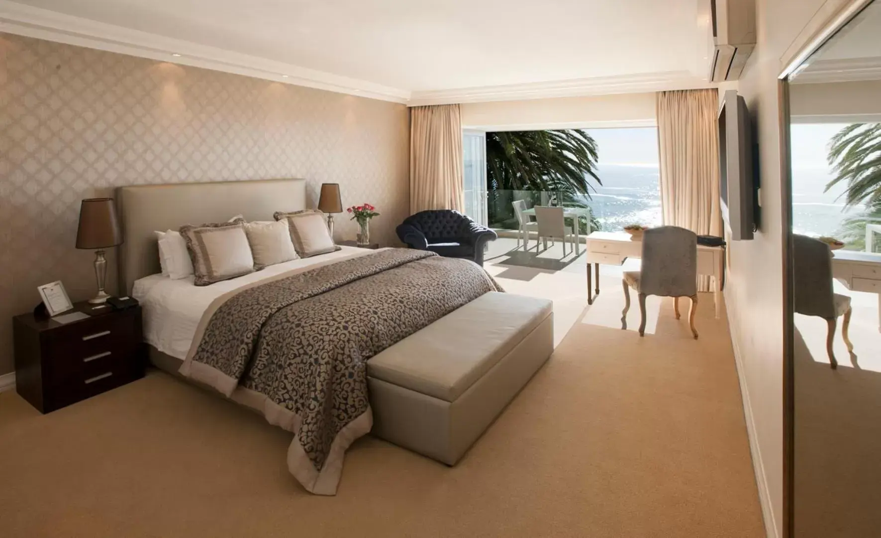 Bed in The Clarendon - Bantry Bay