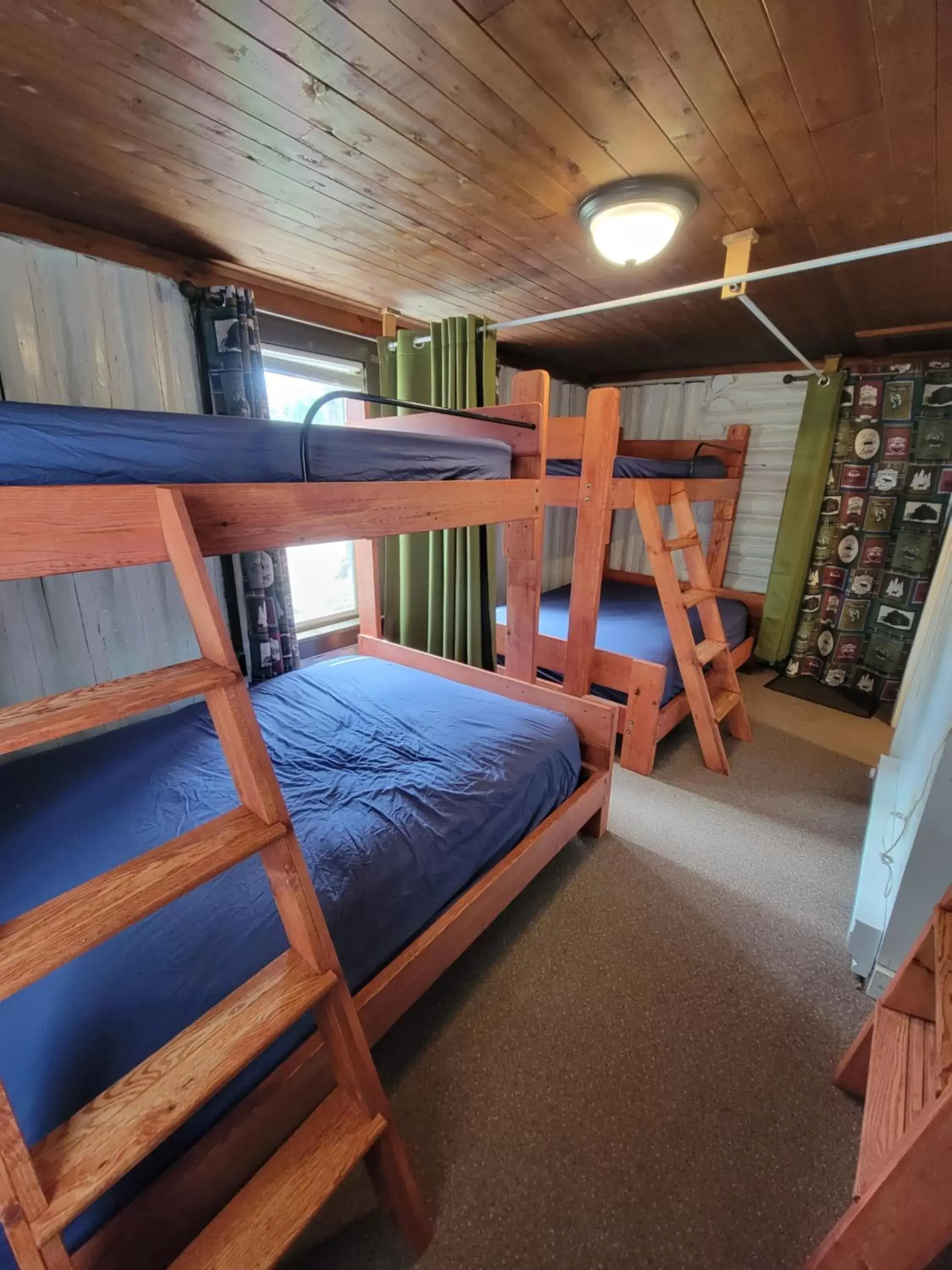 Bedroom, Bunk Bed in Two Rivers Motel and Cabins