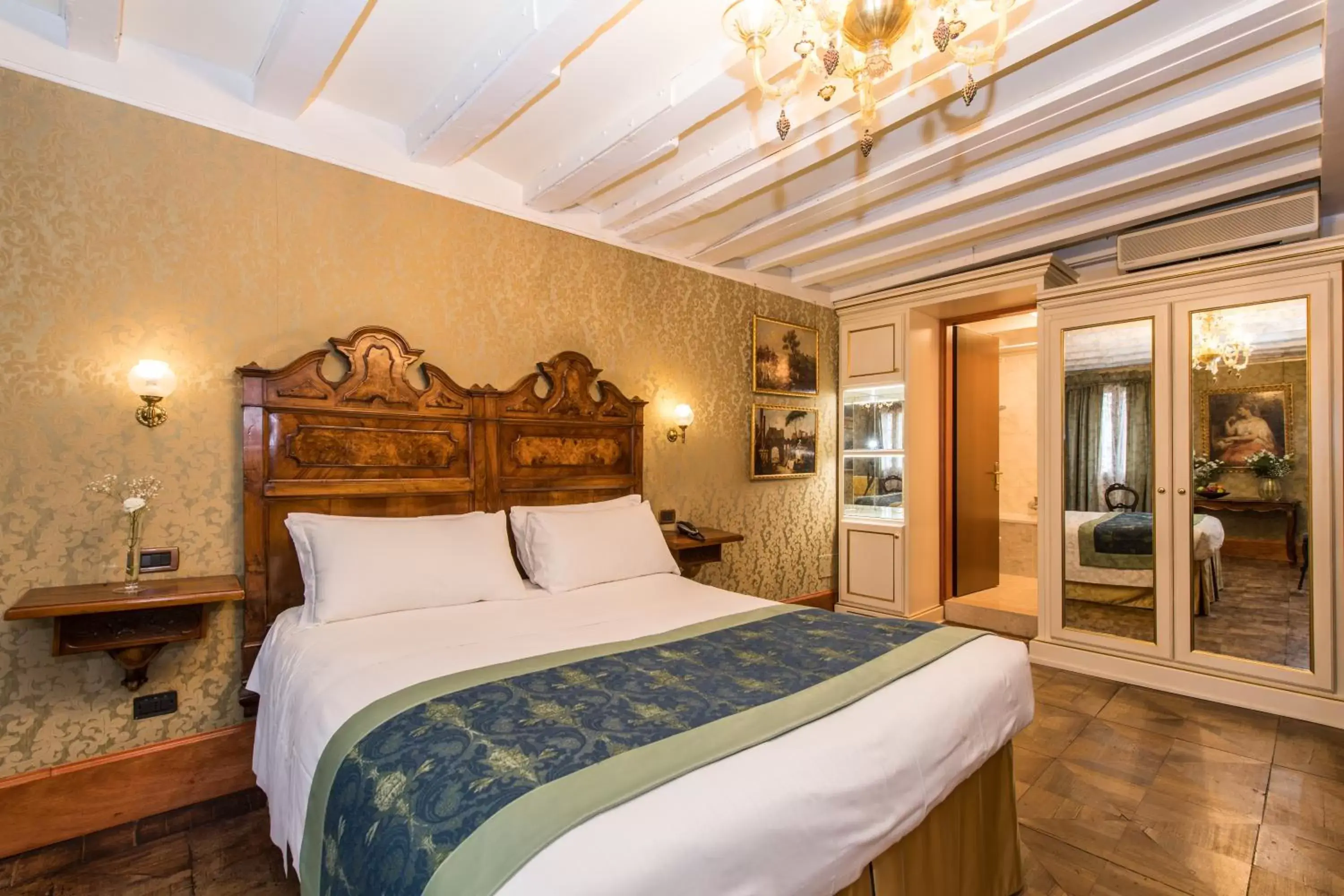 Bedroom, Bed in Hotel Casa Nicolò Priuli