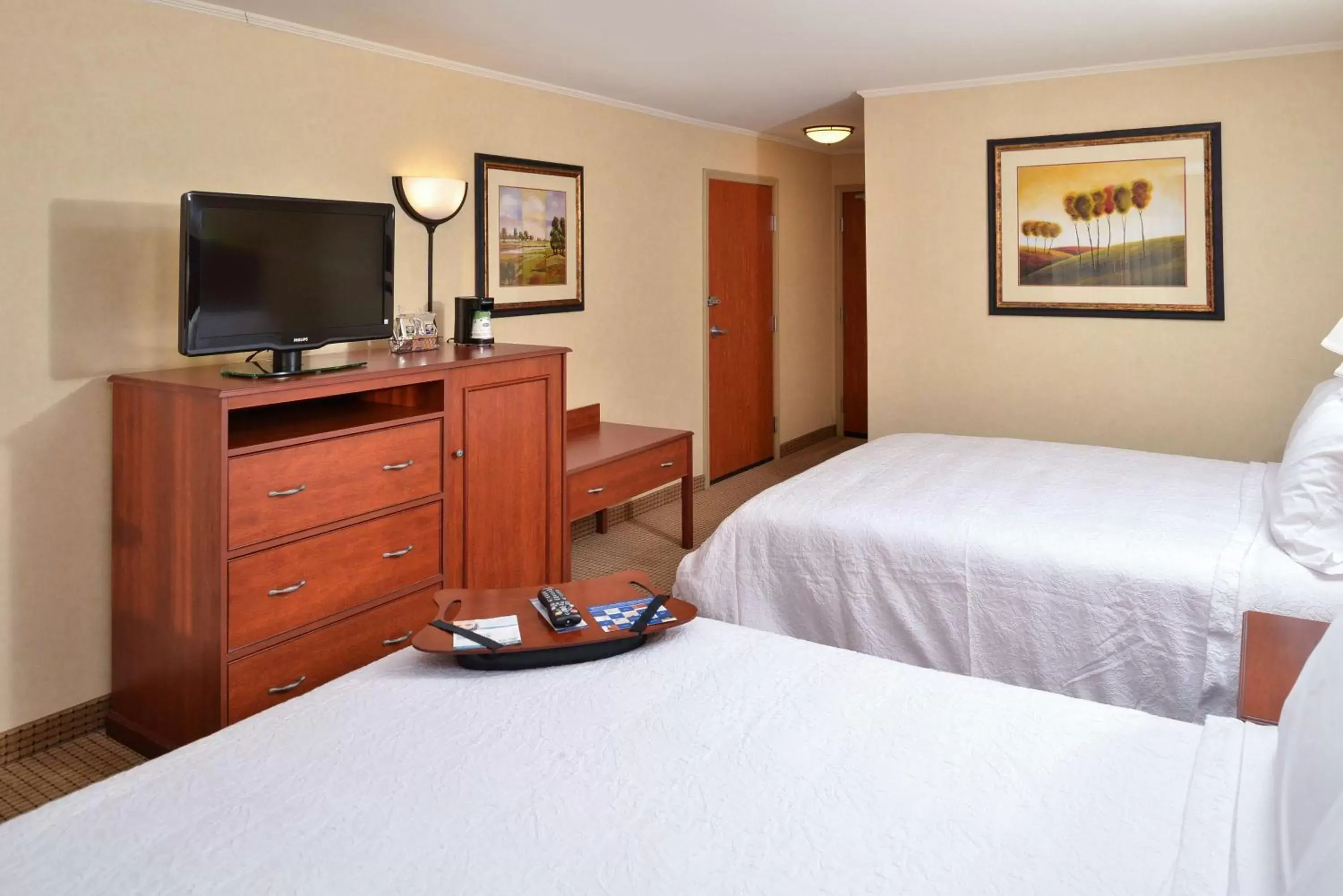 Bedroom, Bed in Hampton Inn Rock Springs