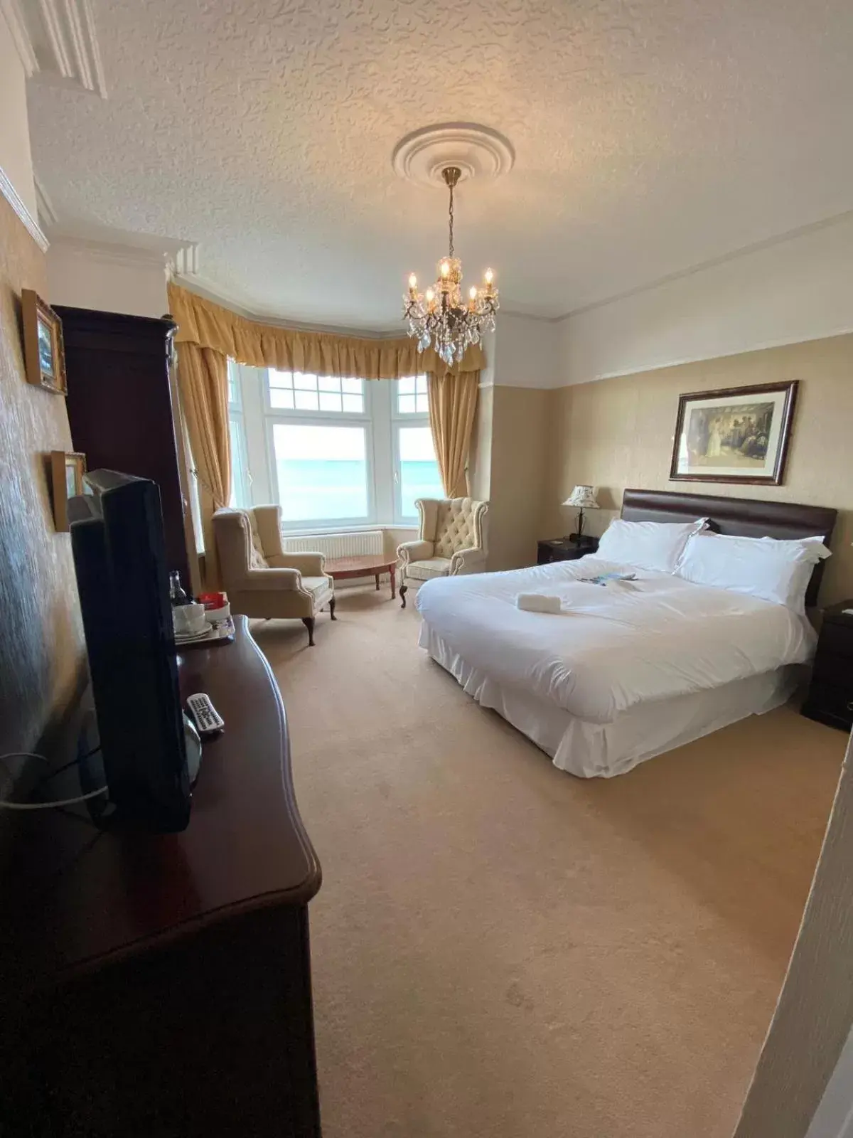 Double Room with Private Bathroom in The Calder House Hotel