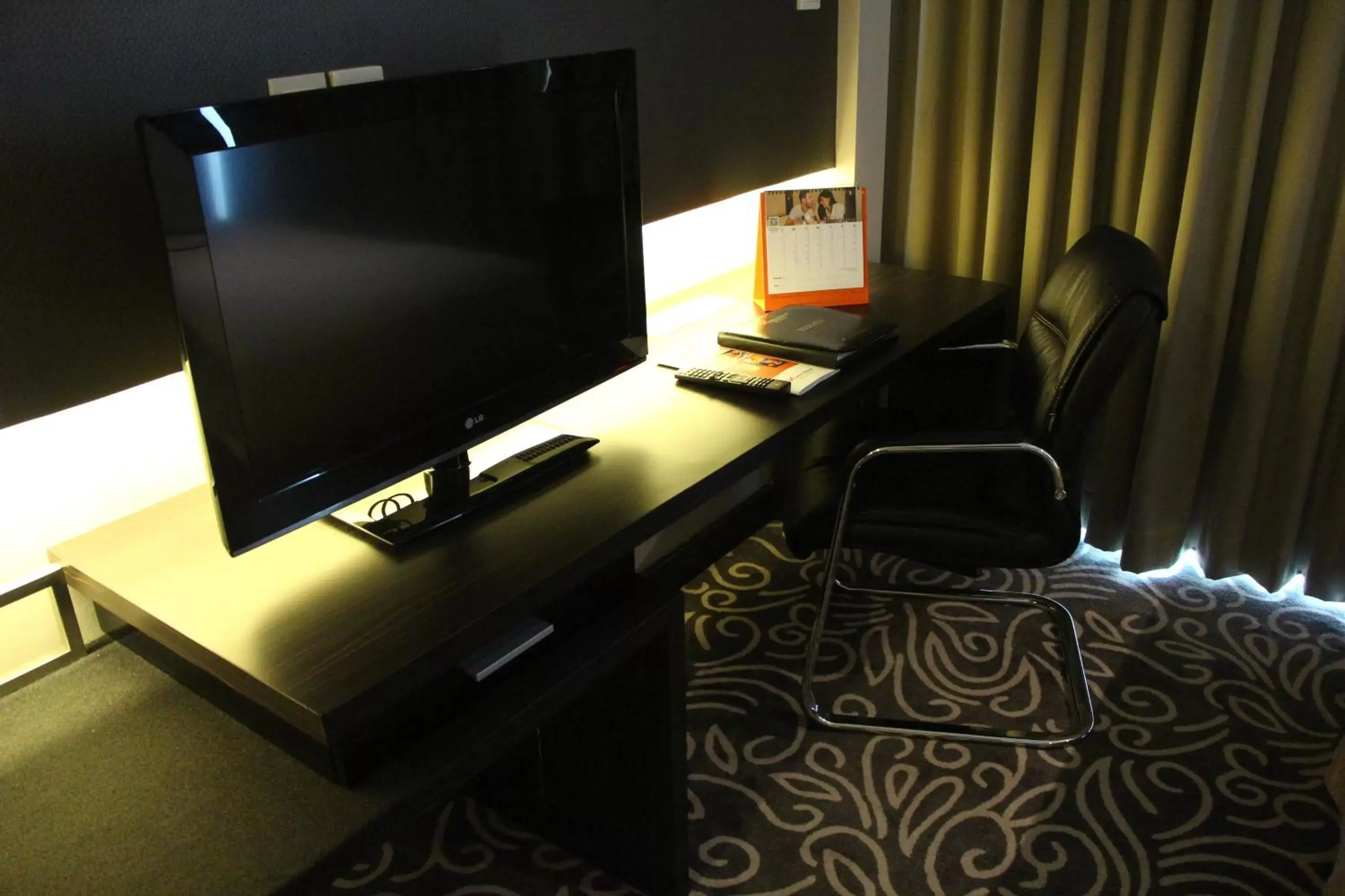 Seating area, TV/Entertainment Center in Swiss-Belhotel Balikpapan