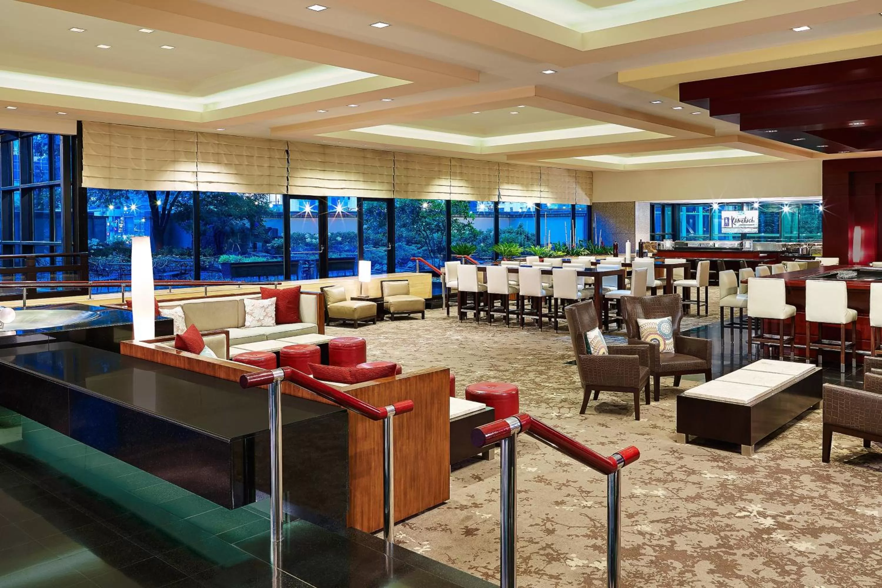 Lounge or bar in The Westin Chicago River North