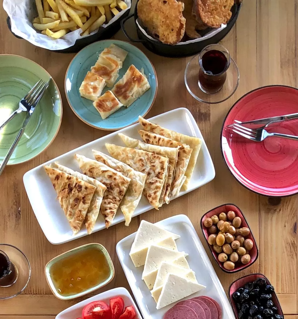 Food and drinks in 8 Rooms Hotel