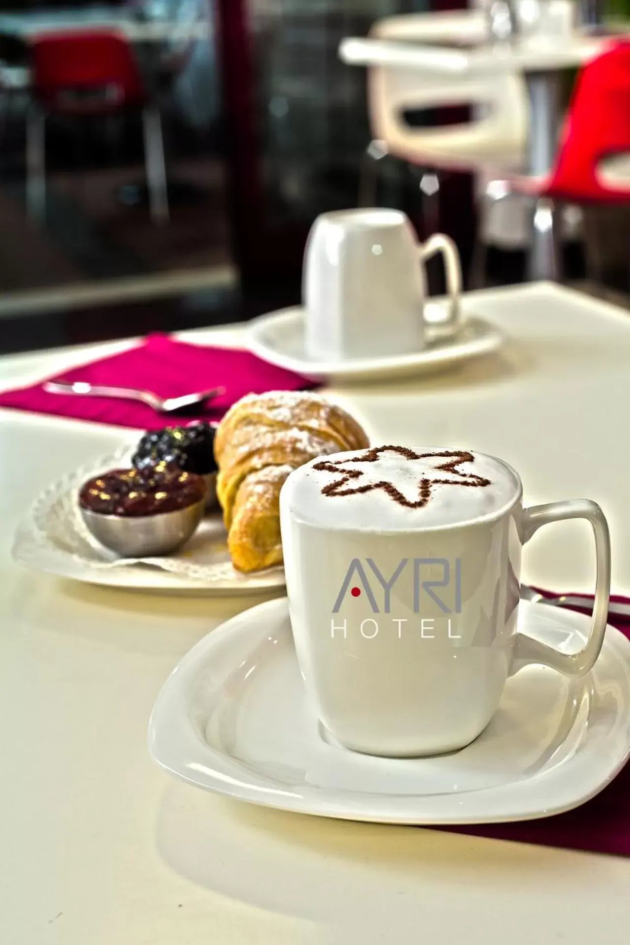 Restaurant/places to eat in Hotel Ayri