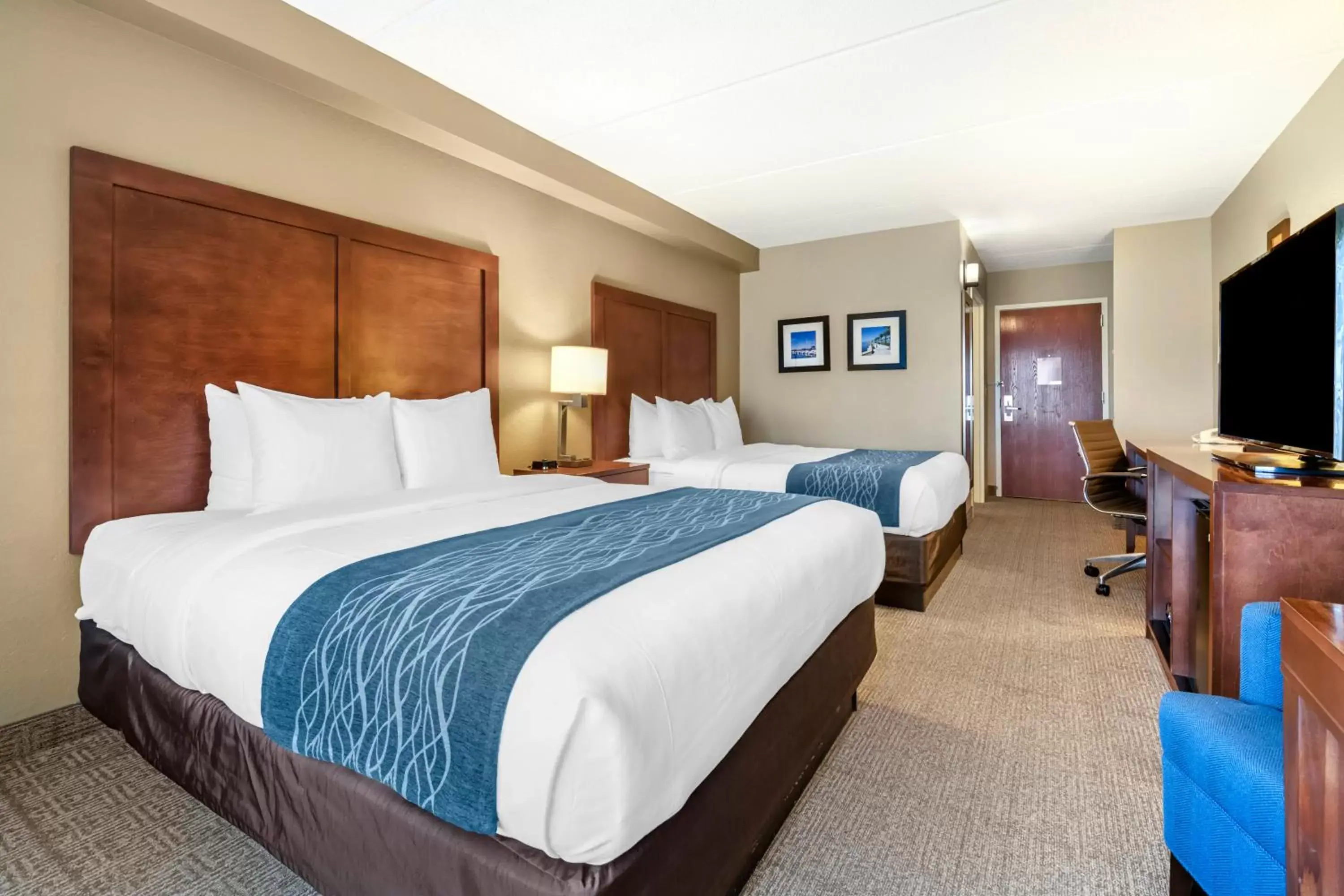 Standard Queen Room with Two Queen Beds- Non Smoking in Comfort Inn & Suites Orlando North