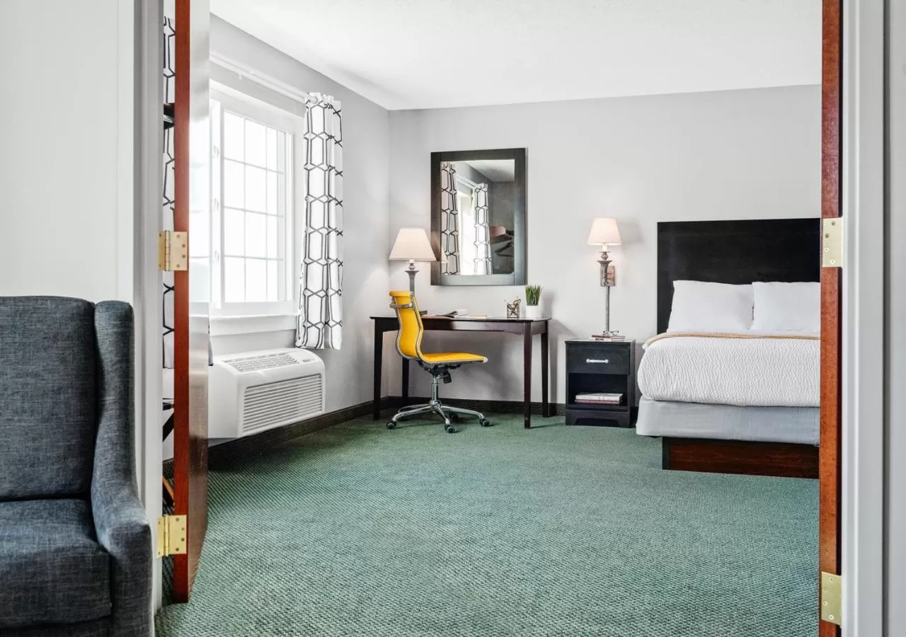 Bedroom, Bed in Hotel One75